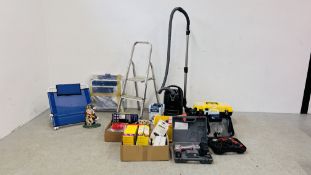A GROUP OF SHED SUNDRIES TO INCLUDE BLACK AND DECKER DRILL,