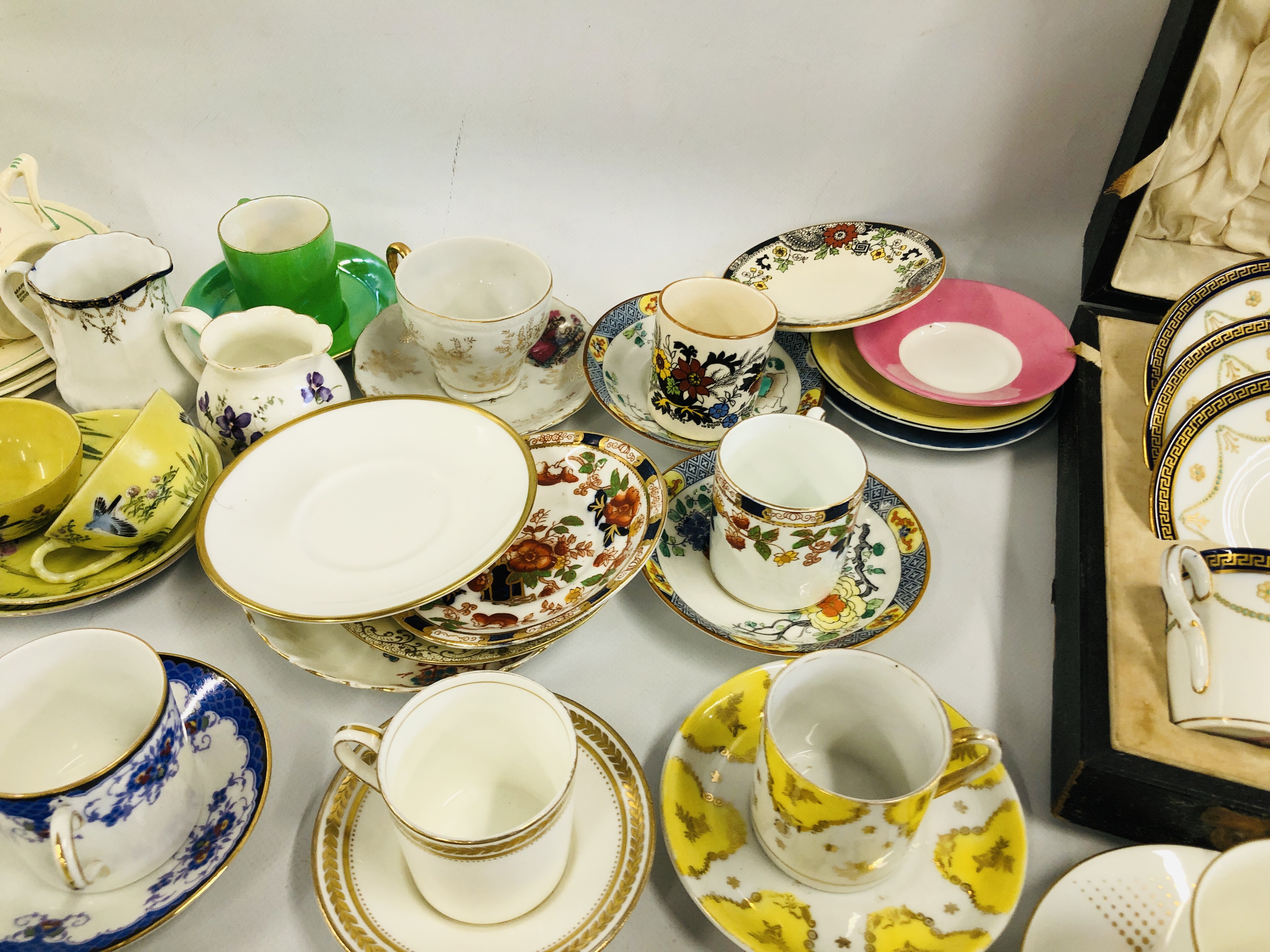 AN EXTENSIVE GROUP OF VARIOUS DECORATIVE COFFEE CUPS AND SAUCERS, SOME LATE C19TH. - Image 4 of 11
