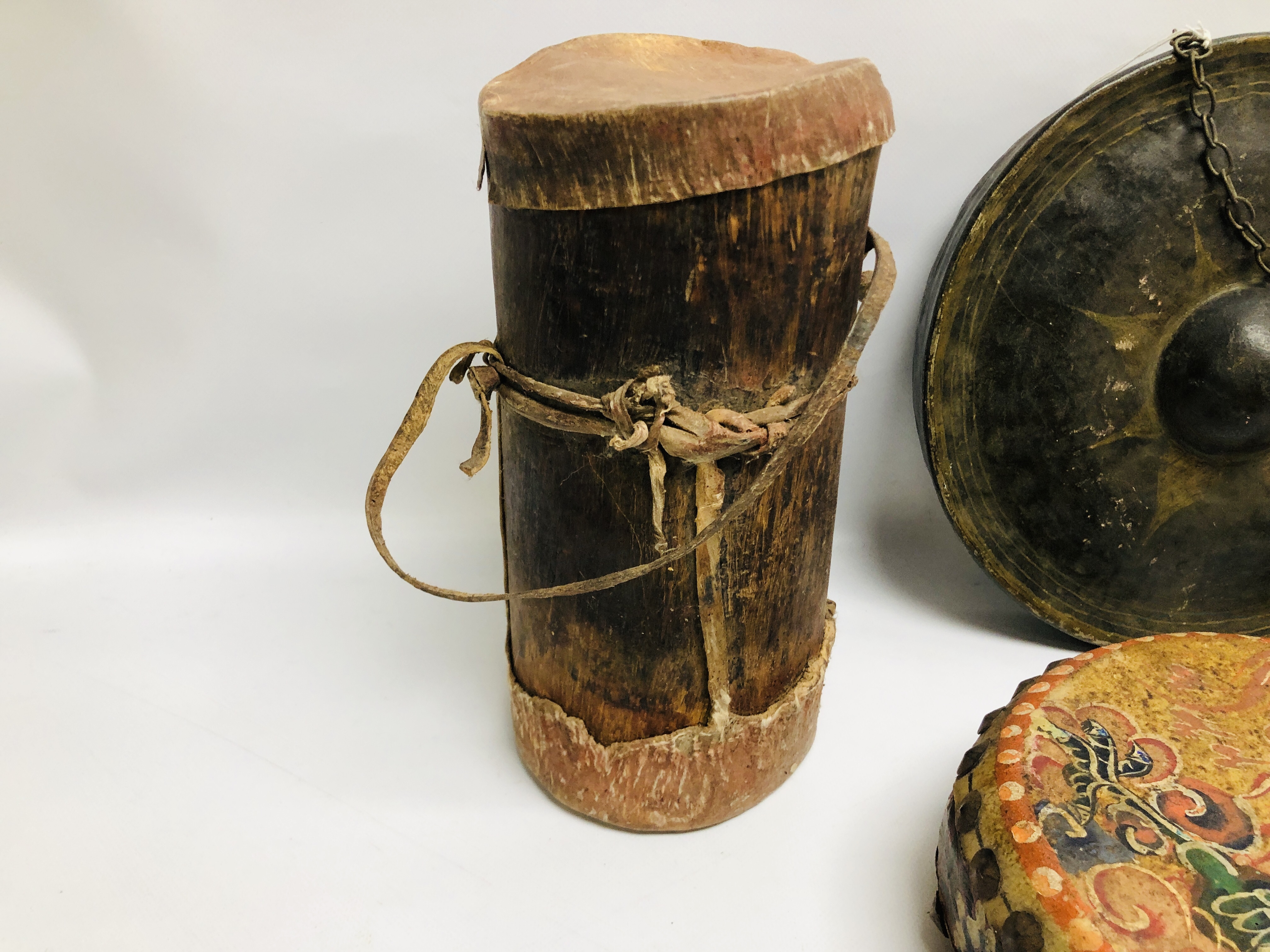 A GROUP OF VARIOUS MUSICAL INSTRUMENTS ALONG WITH A HARDWOOD ABACUS, - Image 12 of 18