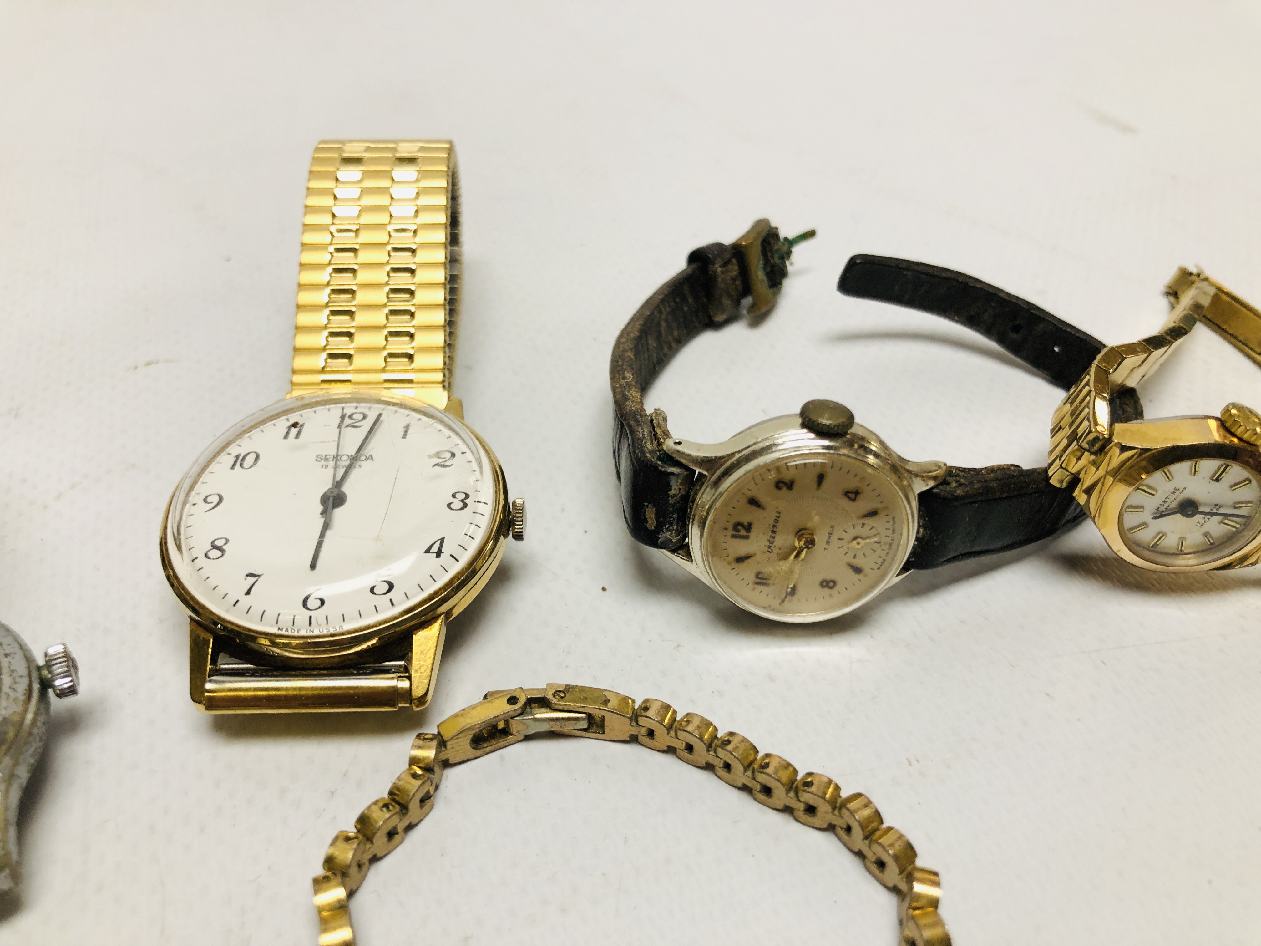 A GROUP OF SIX VINTAGE WRIST WATCHES TO INCLUDE MONTINE, INGERSOLL, ERMANO, 17 JEWELS INCABLOC, - Image 3 of 5