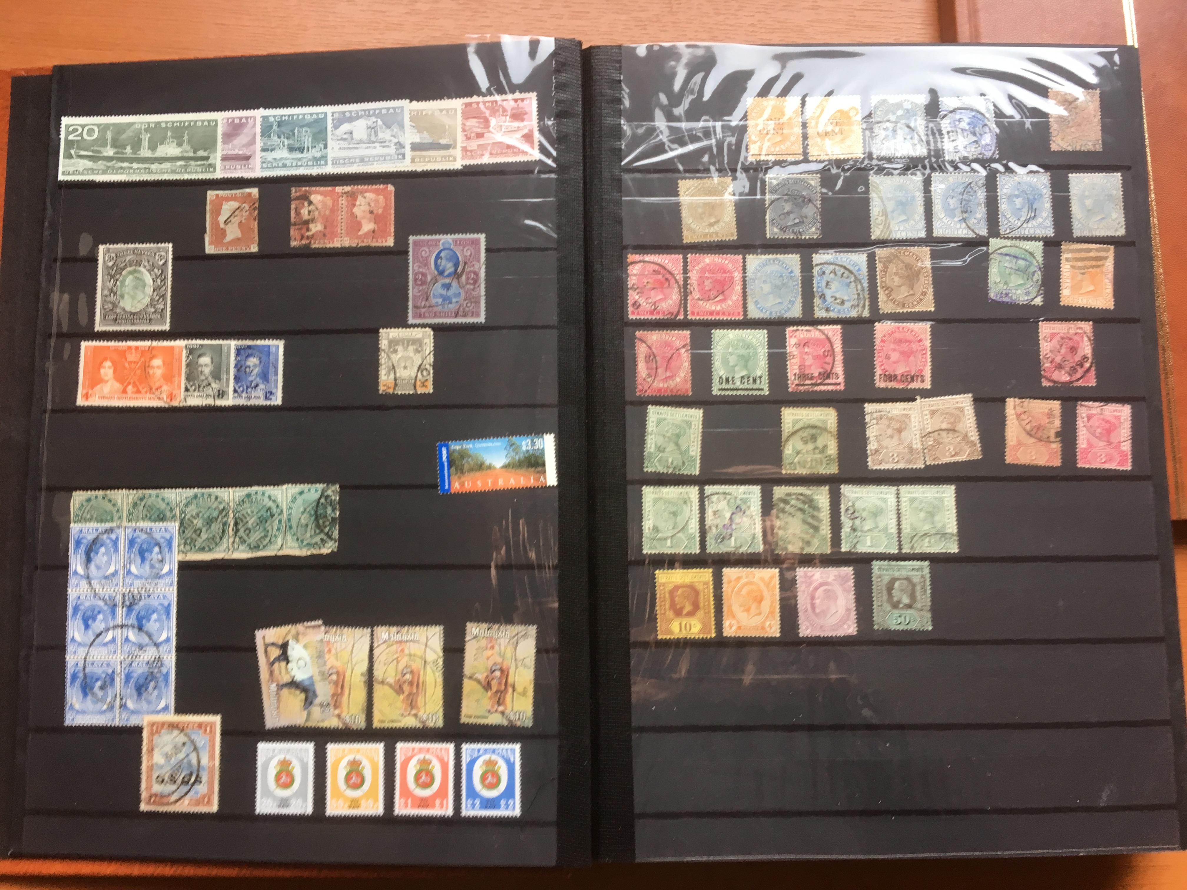 BOX WITH COMMONWEALTH STAMPS IN SIX STOCKBOOKS, ALSO ALBUM WITH GIBRALTAR 1996-2000 MNH COLLECTION. - Image 6 of 8