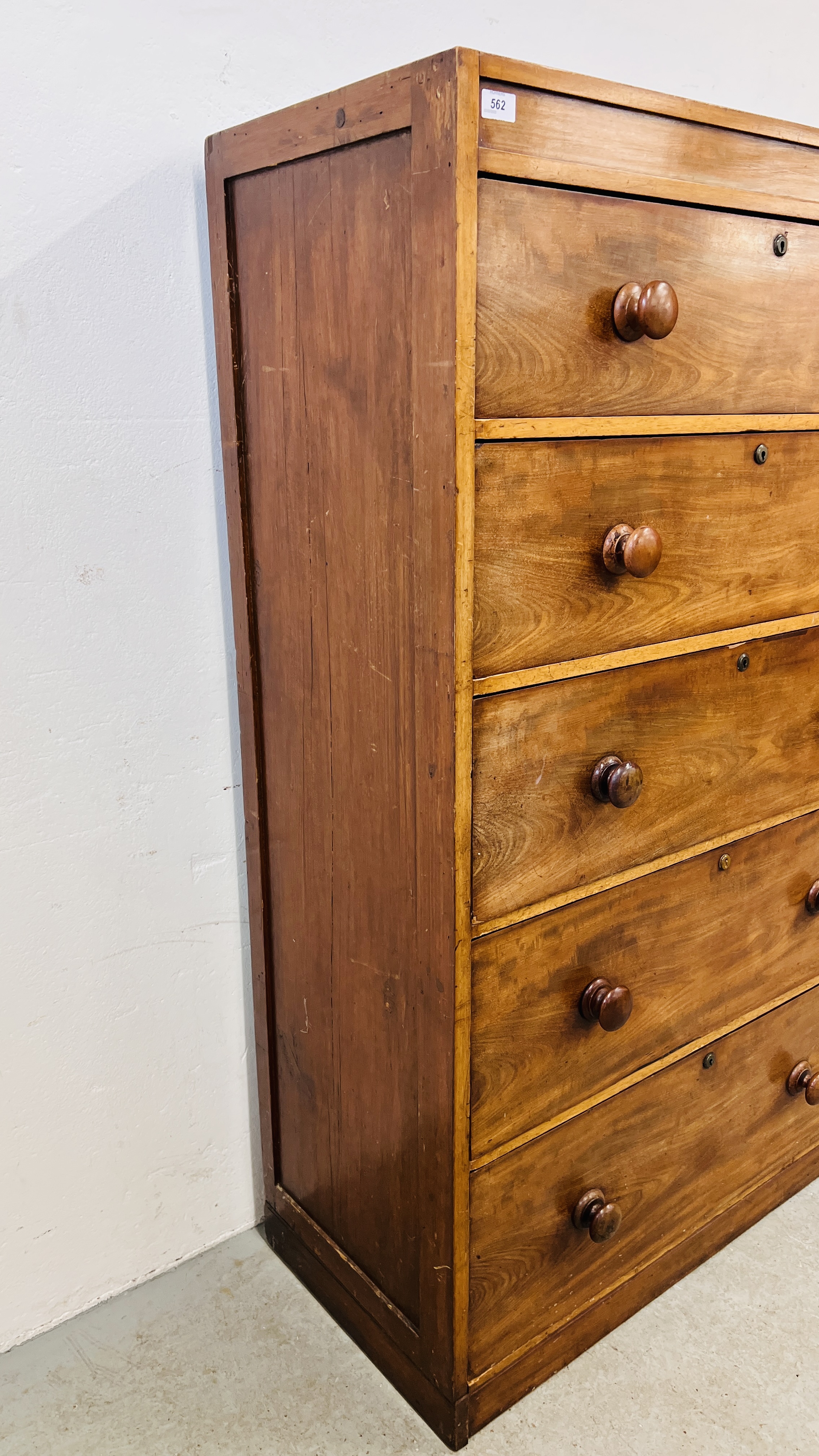 A LARGE MAHOGANY TALL BOY 5 DRAWER CHEST OF DRAWERS W 92CM. X D 46CM. X H 154CM. - Image 8 of 11