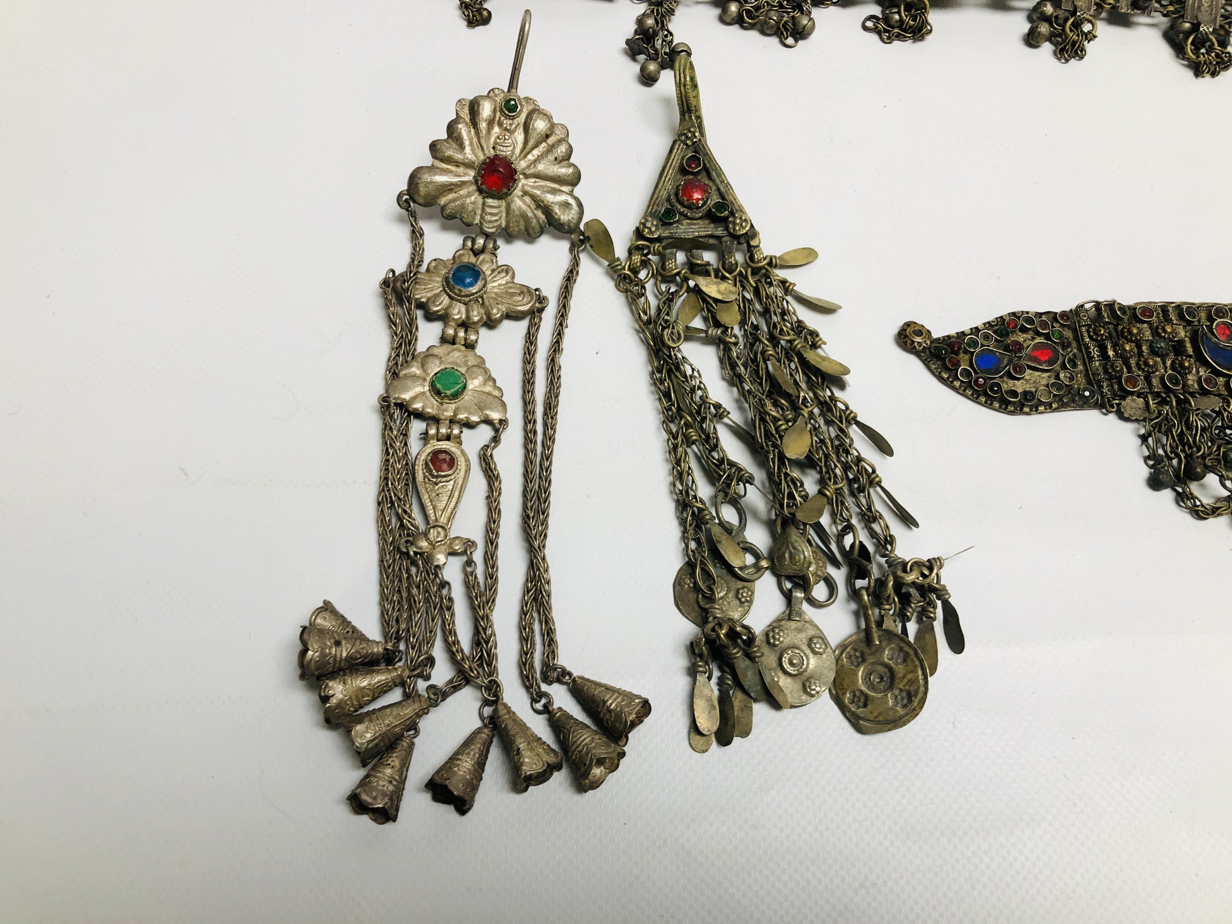 A GROUP OF ASSORTED EASTERN STYLE WHITE METAL JEWELLERY AND GARMENT / HEAD ACCESSORIES, - Image 12 of 12