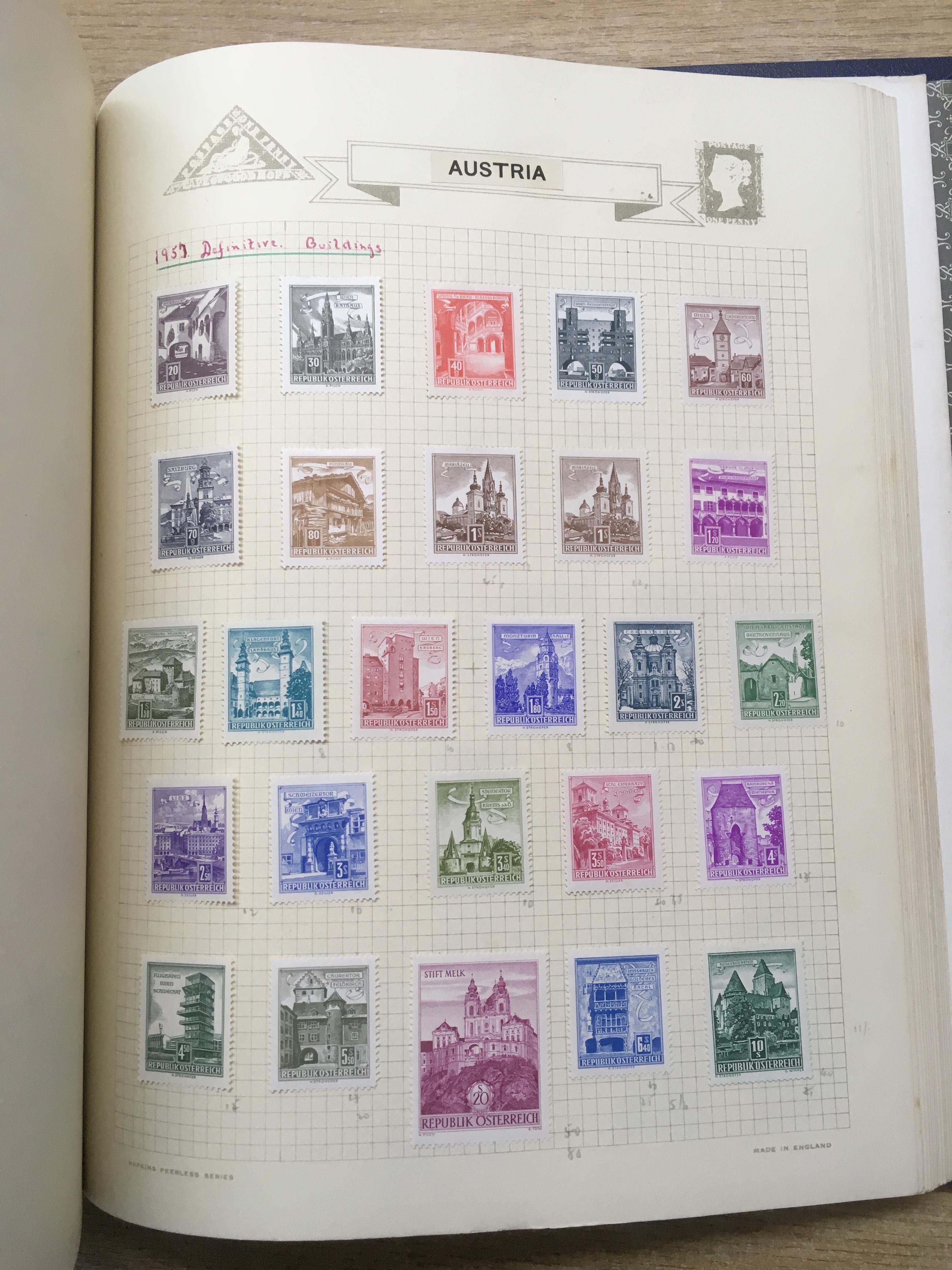 BOX OF STAMP COLLECTIONS IN FIVE VOLUMES AND LOOSE, TITANIC SOUVENIR COLLECTION, AUSTRIA, - Bild 4 aus 10