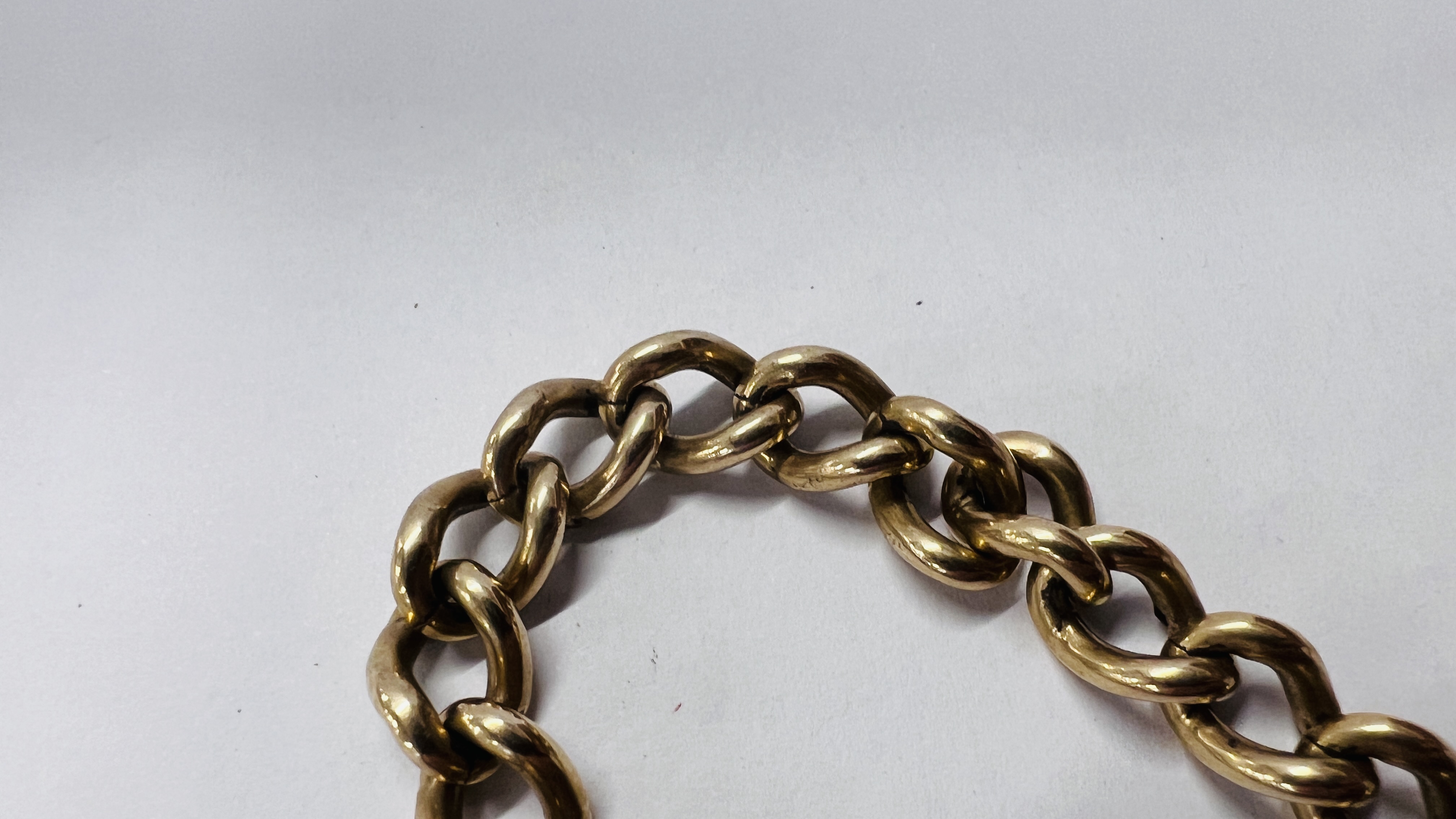 A 9CT GOLD BRACELET WITH PADLOCK CLASP. - Image 4 of 8
