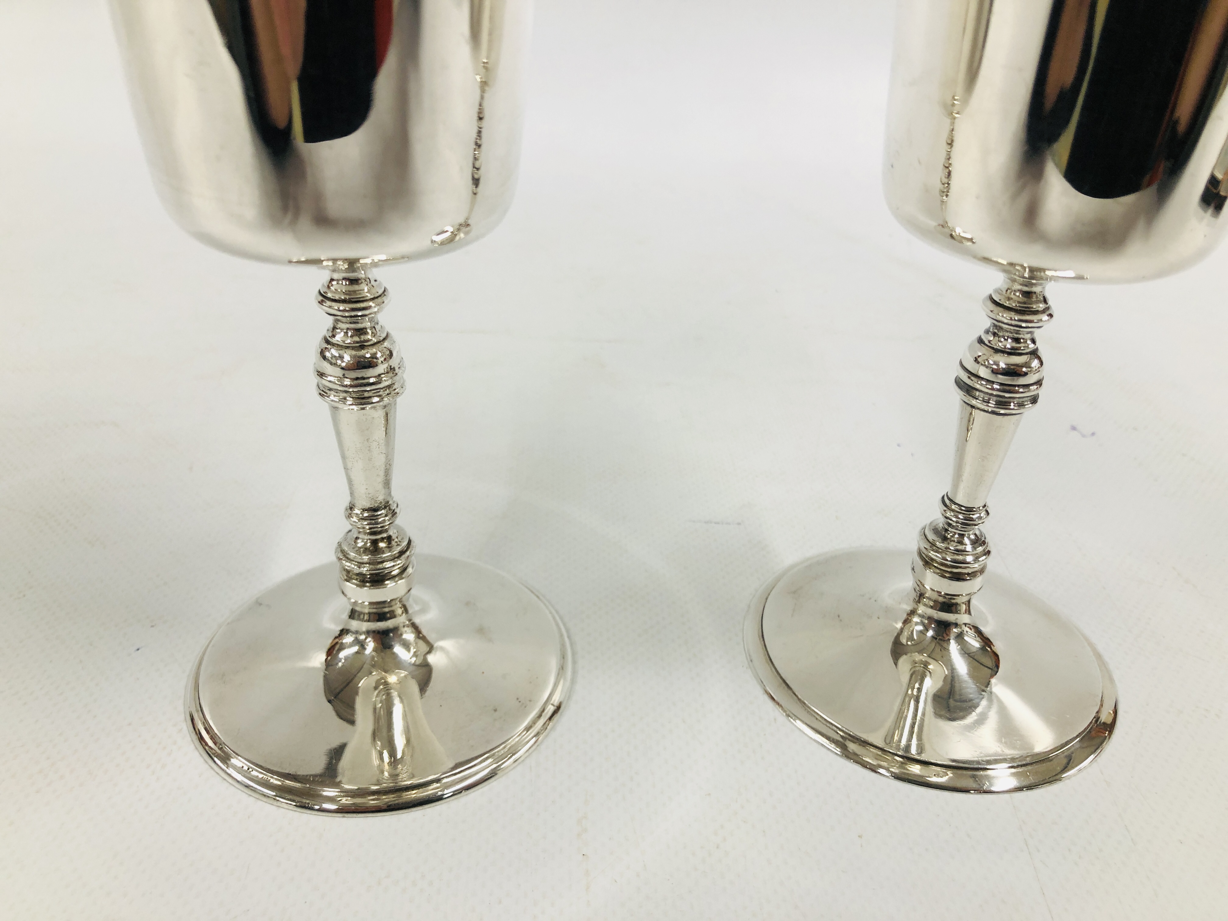 A PAIR OF SILVER AND GILT GOBLETS, LONDON ASSAY BEARING MAKERS INITIALS S.J.R. - H 16CM. - Image 4 of 8