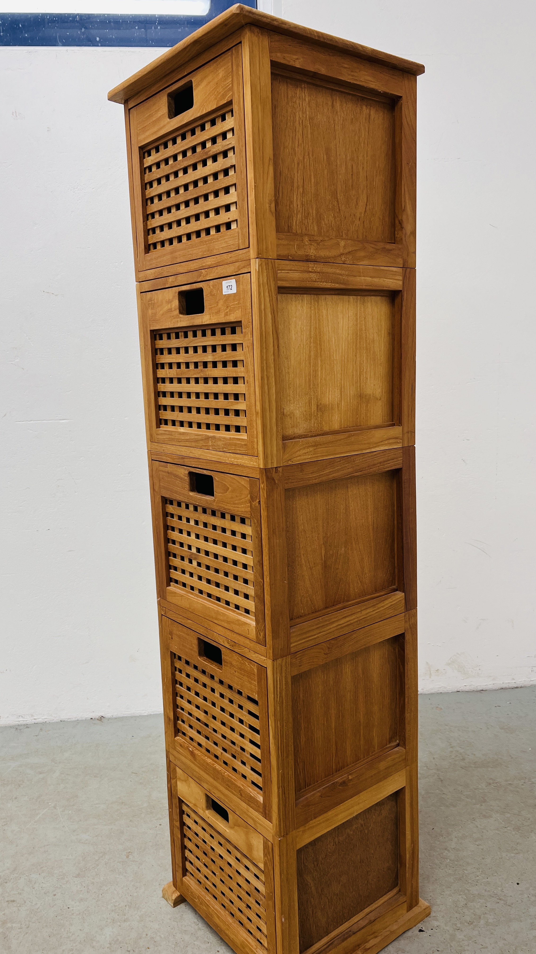 A 5 SECTION WOODEN SLATTED FRONT STACKING DRAWER TOWER. 1 DRAWER A/F - W 43CM. X H 171CM. X D 41CM. - Image 6 of 6
