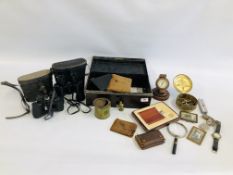 BOX OF ASSORTED COLLECTIBLES TO INCLUDE VINTAGE GLASS MARBLES, THERMOMETER, SILVER SIGNET RING,