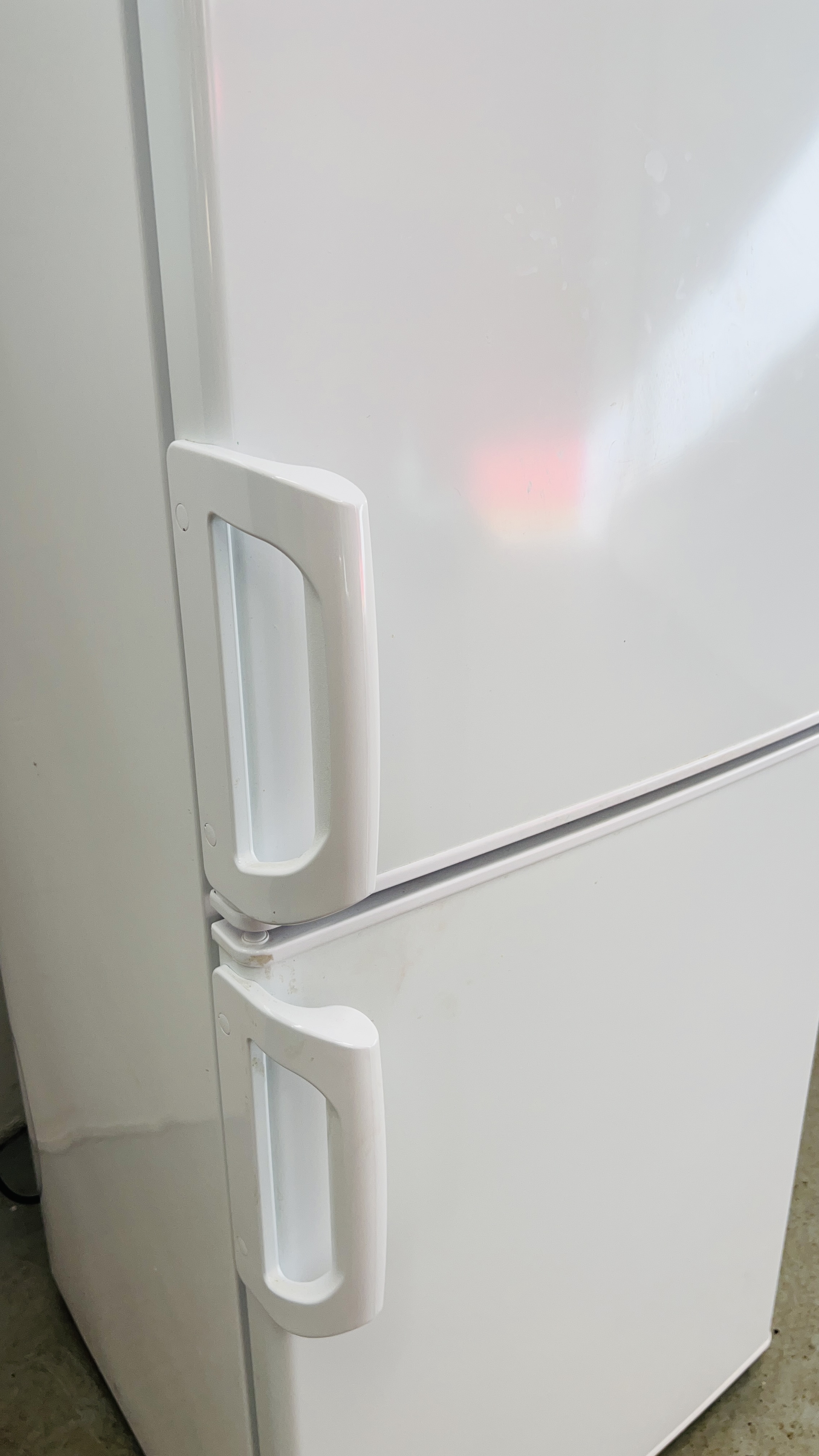 ZANUSSI FRIDGE FREEZER - SOLD AS SEEN. - Image 4 of 8