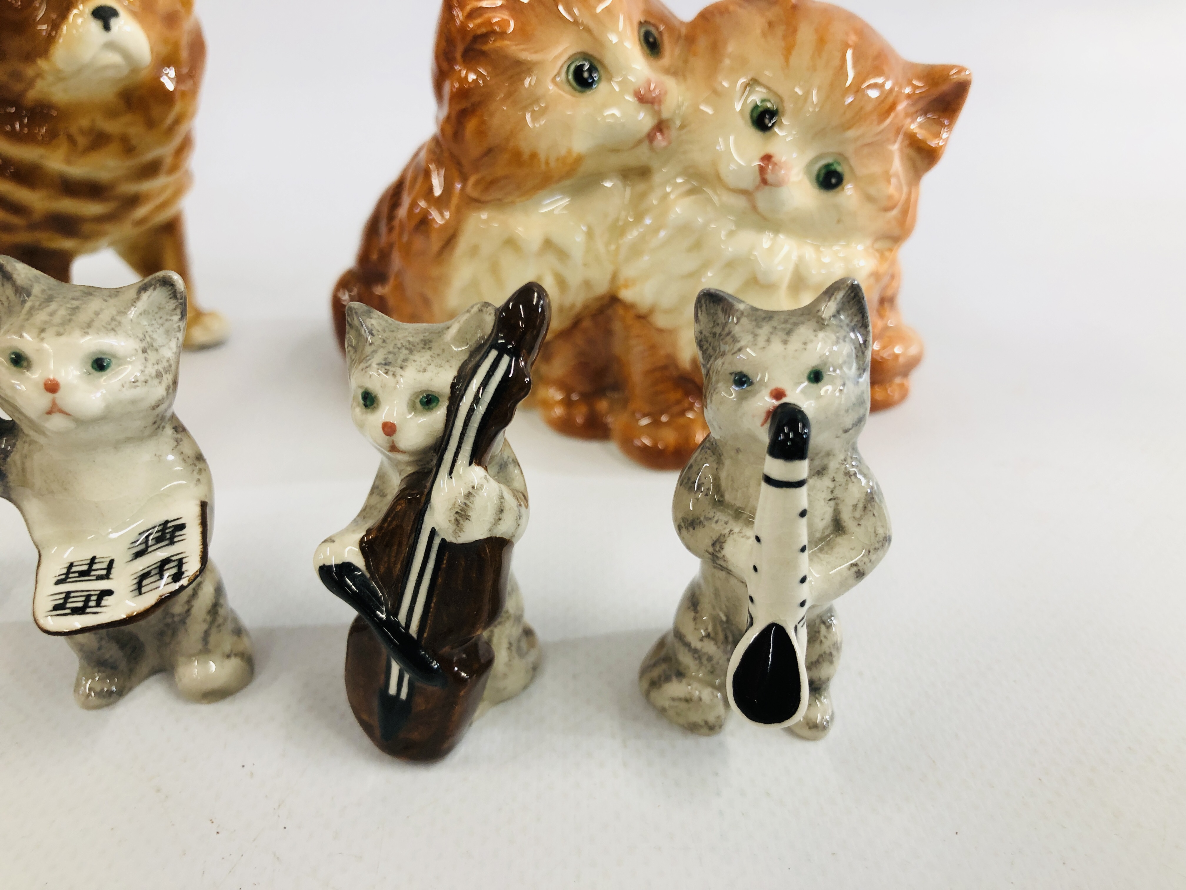 FOUR BESWICK "BANDSMEN" CATS AND BESWICK GINGER CAT ORNAMENT AND CHOW-CHOW DOG ORNAMENT - Image 2 of 9