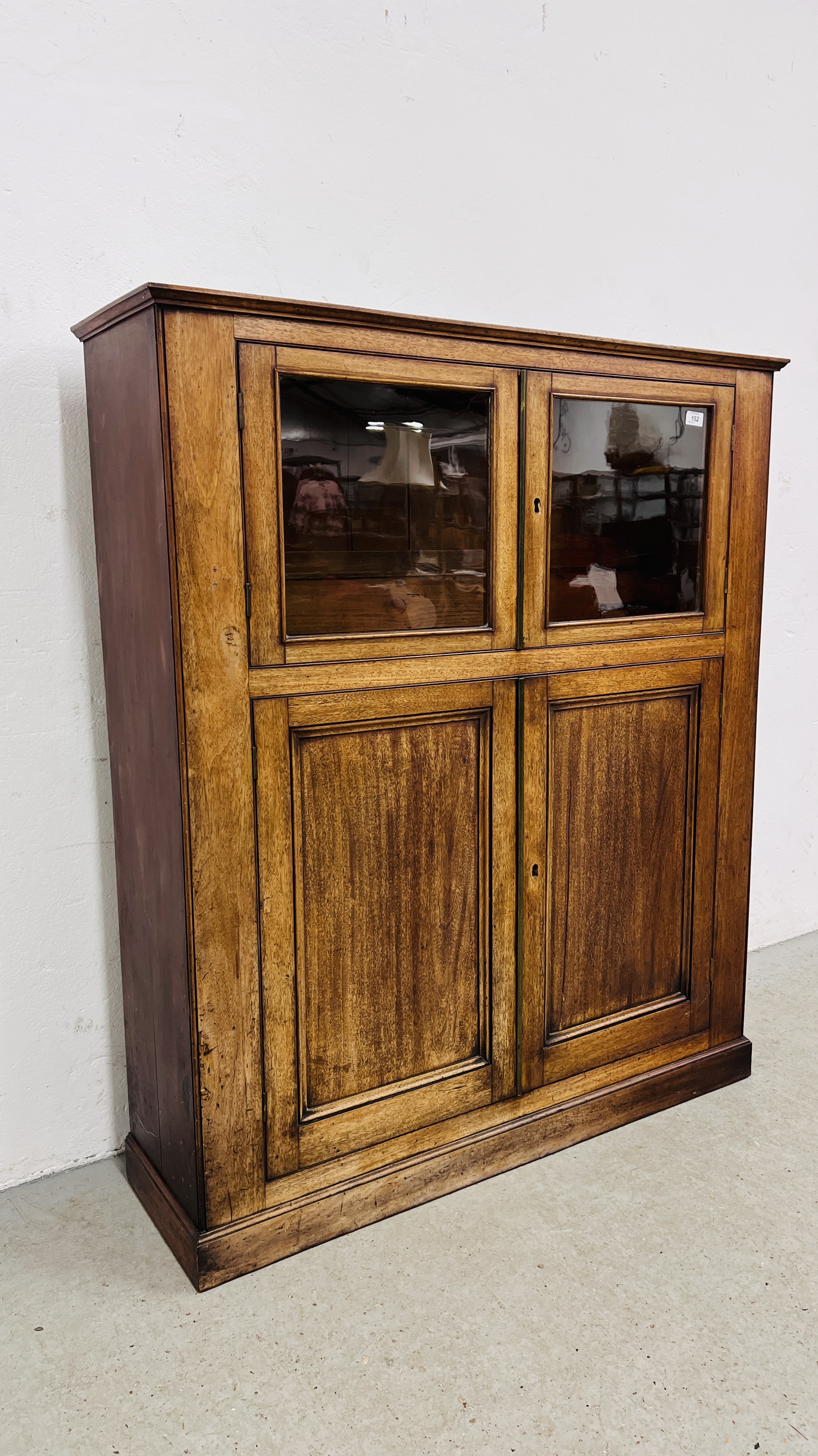 A MAHOGANY TWO DOOR CUPBOARD WITH GLAZED TWO DOOR CABINET ABOVE, W 112CM, D 33CM, H 131CM. - Image 2 of 8