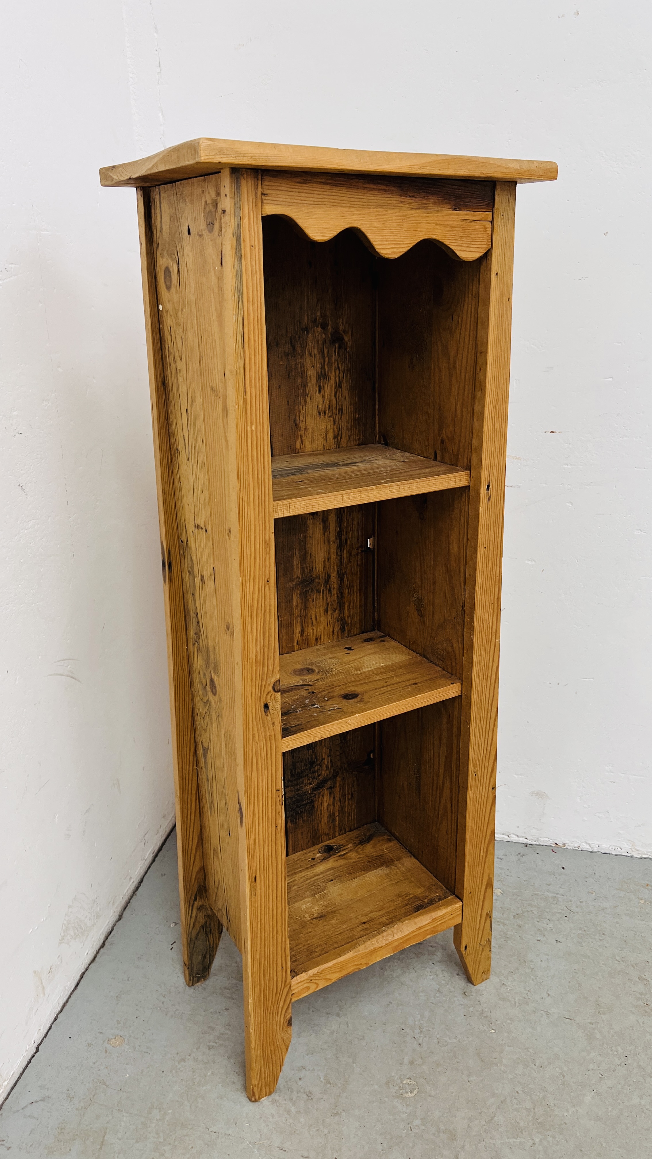 A 3 TIER RUSTIC PINE STAND H 123CM X D 29.5CM X W 44CM. - Image 2 of 7