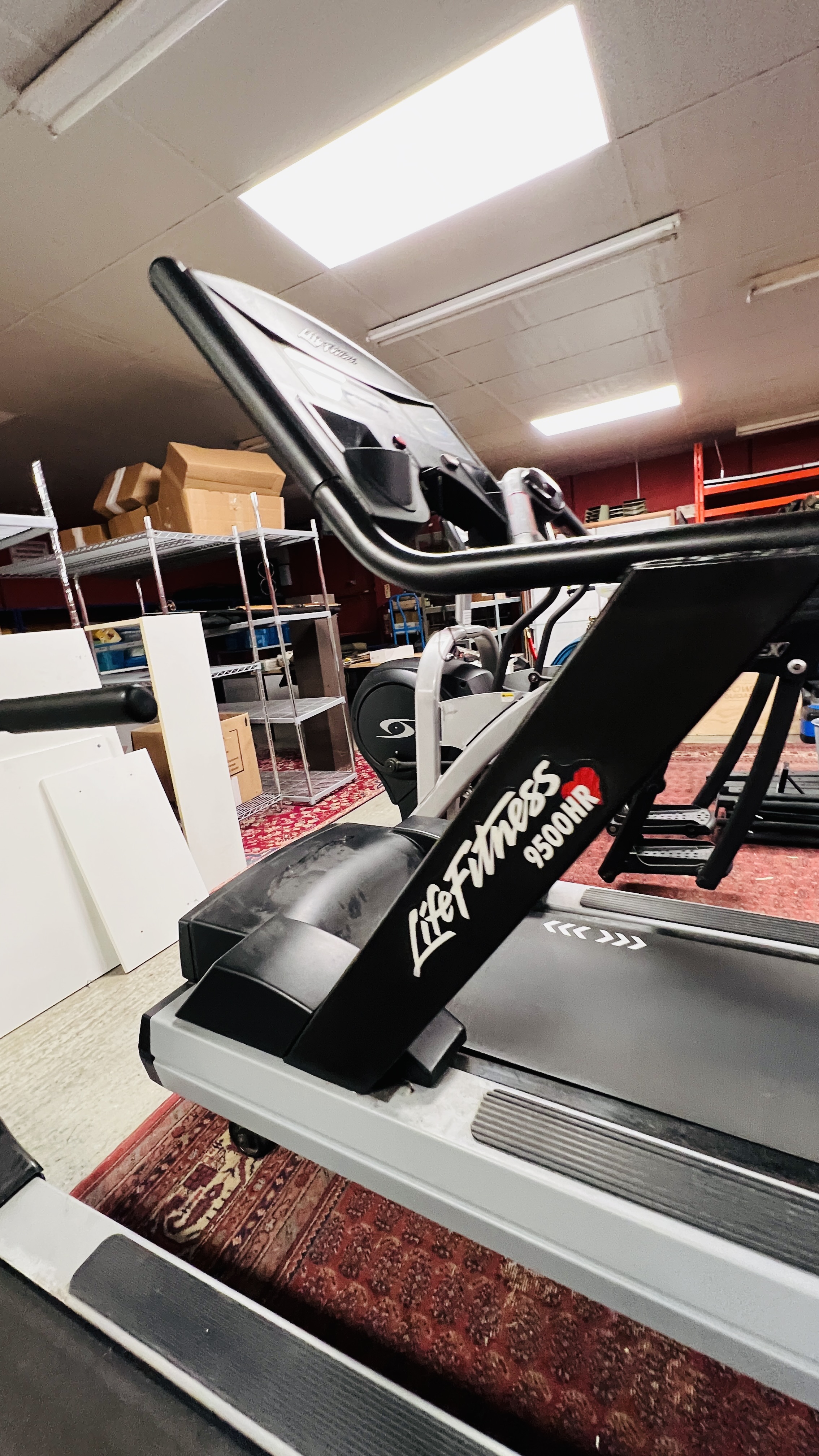 LIFE FITNESS 9500 HR PROFESSIONAL GYM TREADMILL - TRADE ONLY - SOLD AS SEEN - CONDITION OF SALE - - Image 9 of 17