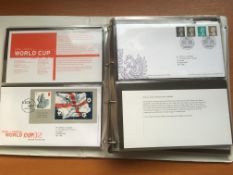 BOX WITH GB FIRST DAY COVER COLLECTION IN FIVE ALBUMS, 1964-2003.