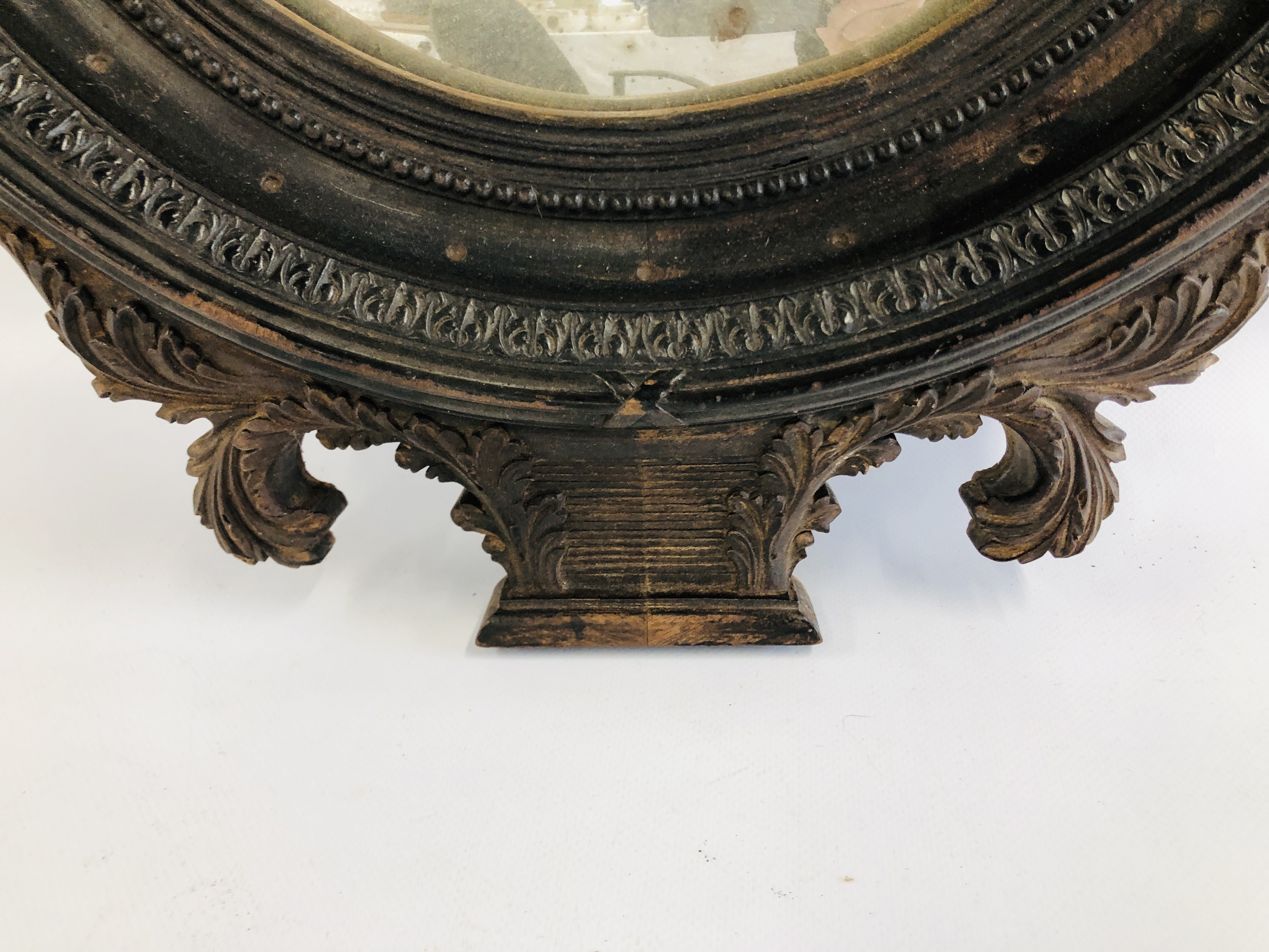 A CONVEX WALL MIRROR (OVERALL DIAMETER 44CM). - Image 4 of 6