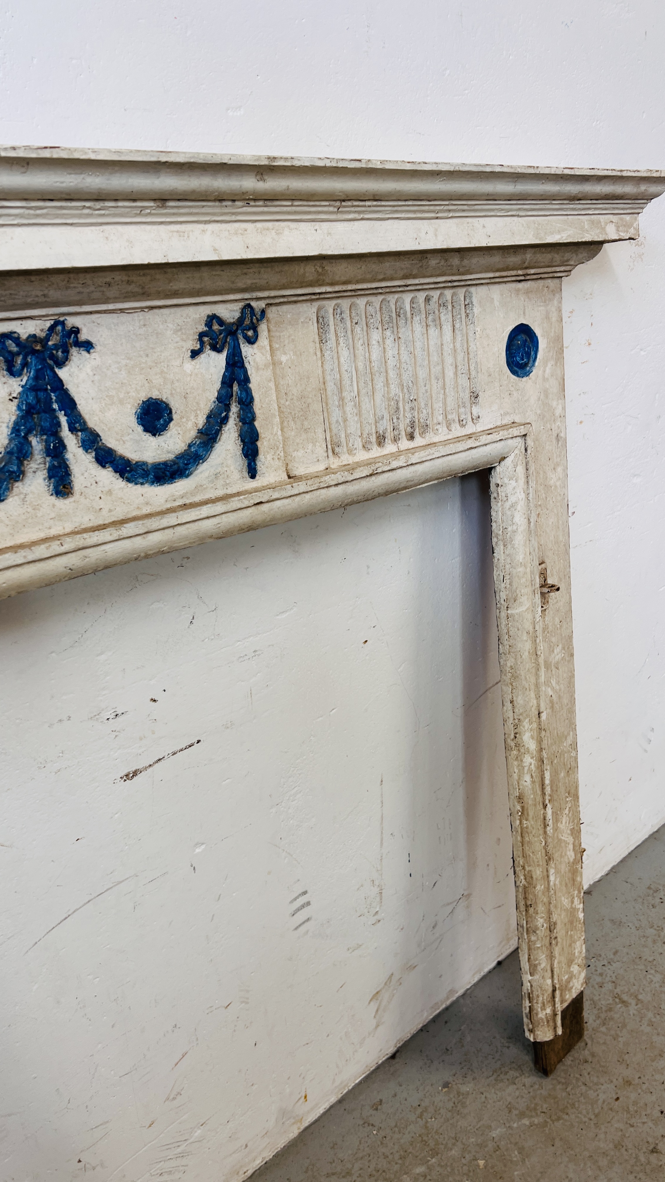 A WHITE PAINTED ANTIQUE FIRE SURROUND - OPENING WIDTH 105M. HEIGHT 93CM. - Image 7 of 8