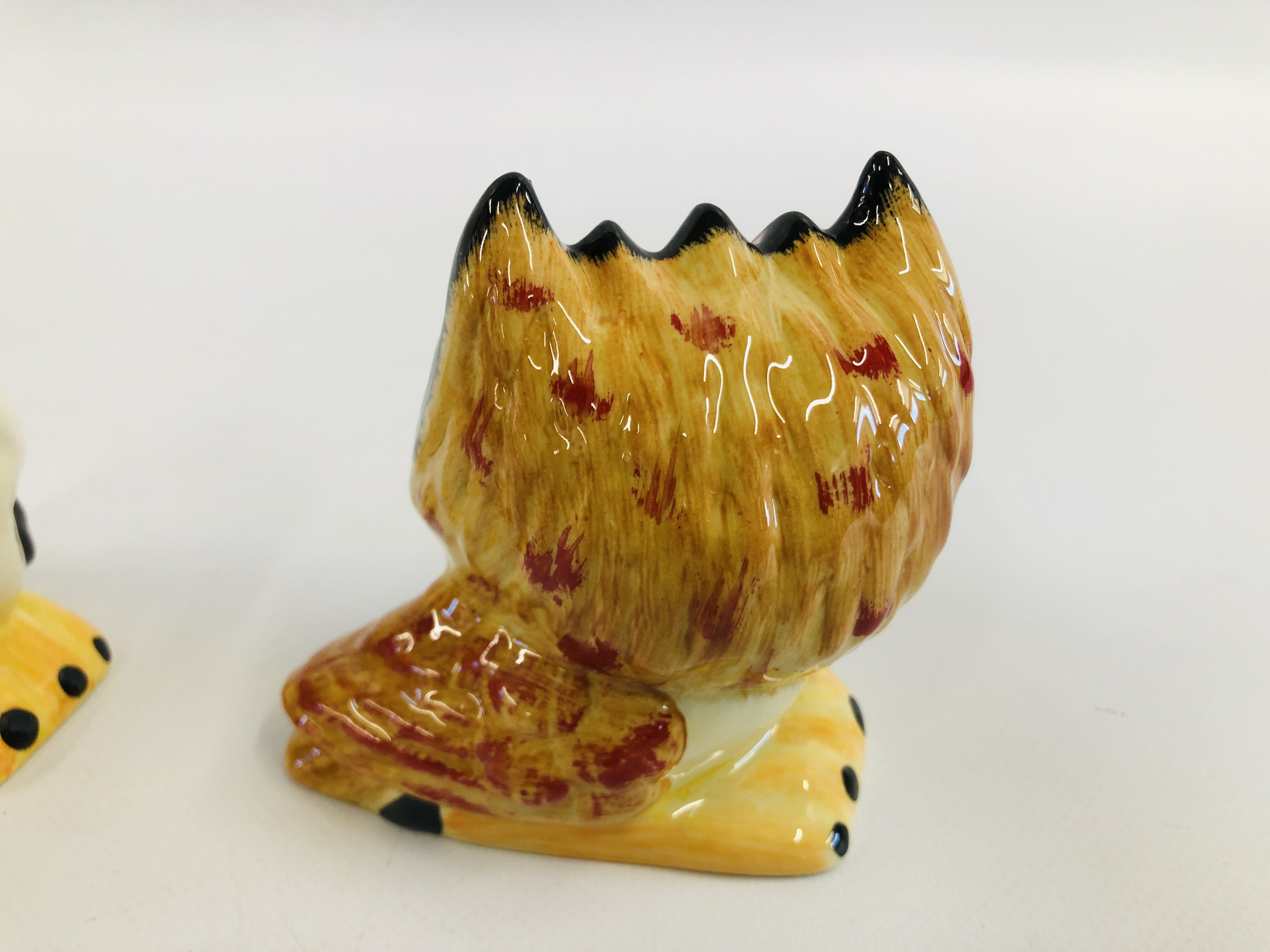 POTTERY "SAM THE EAGLE" H 9CM SIGNED LORNA BAILEY ALONG WITH POTTERY "WISE OWL" SIGNED LORNA BAILEY - Image 3 of 7