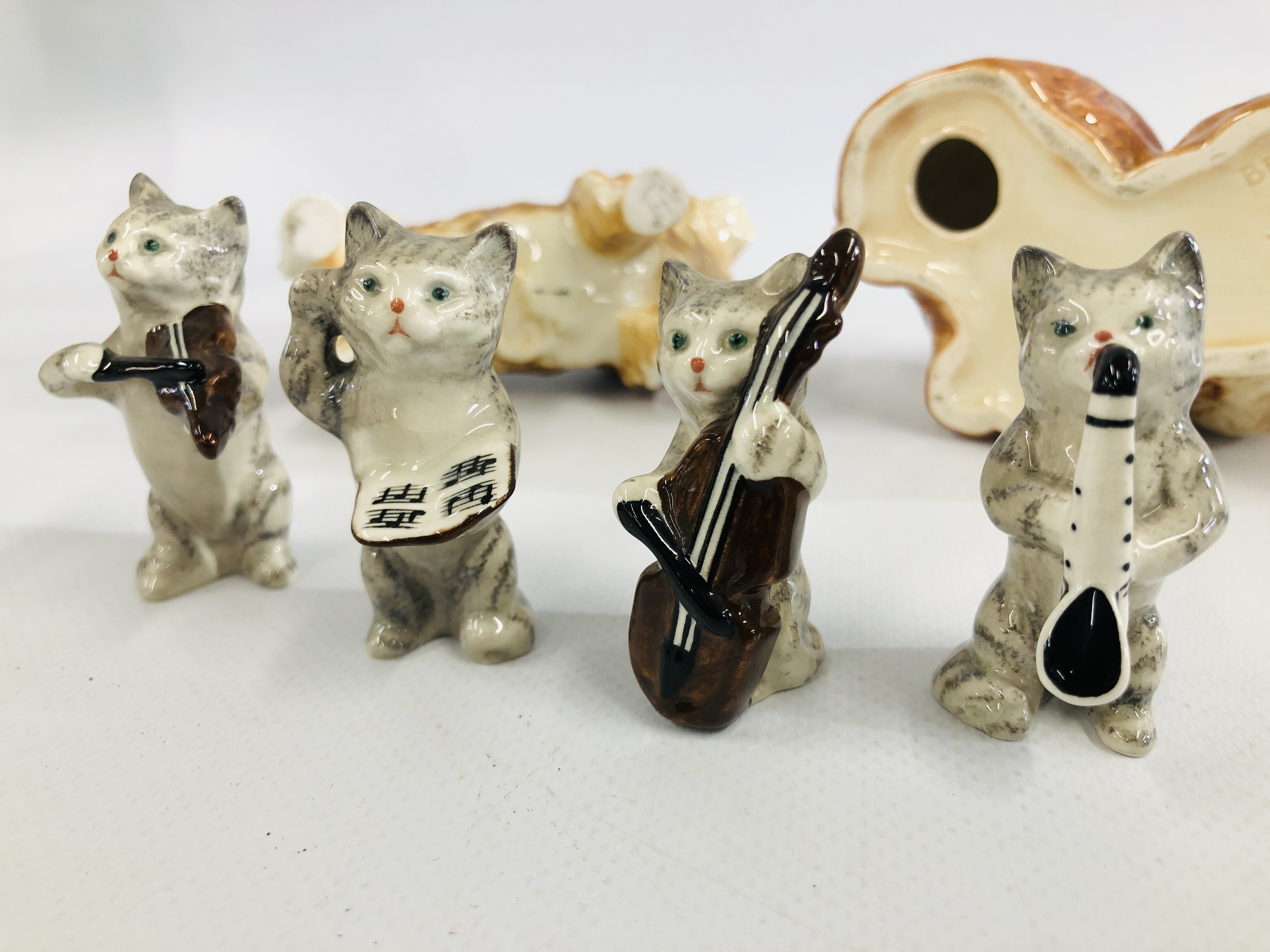 FOUR BESWICK "BANDSMEN" CATS AND BESWICK GINGER CAT ORNAMENT AND CHOW-CHOW DOG ORNAMENT - Image 8 of 9