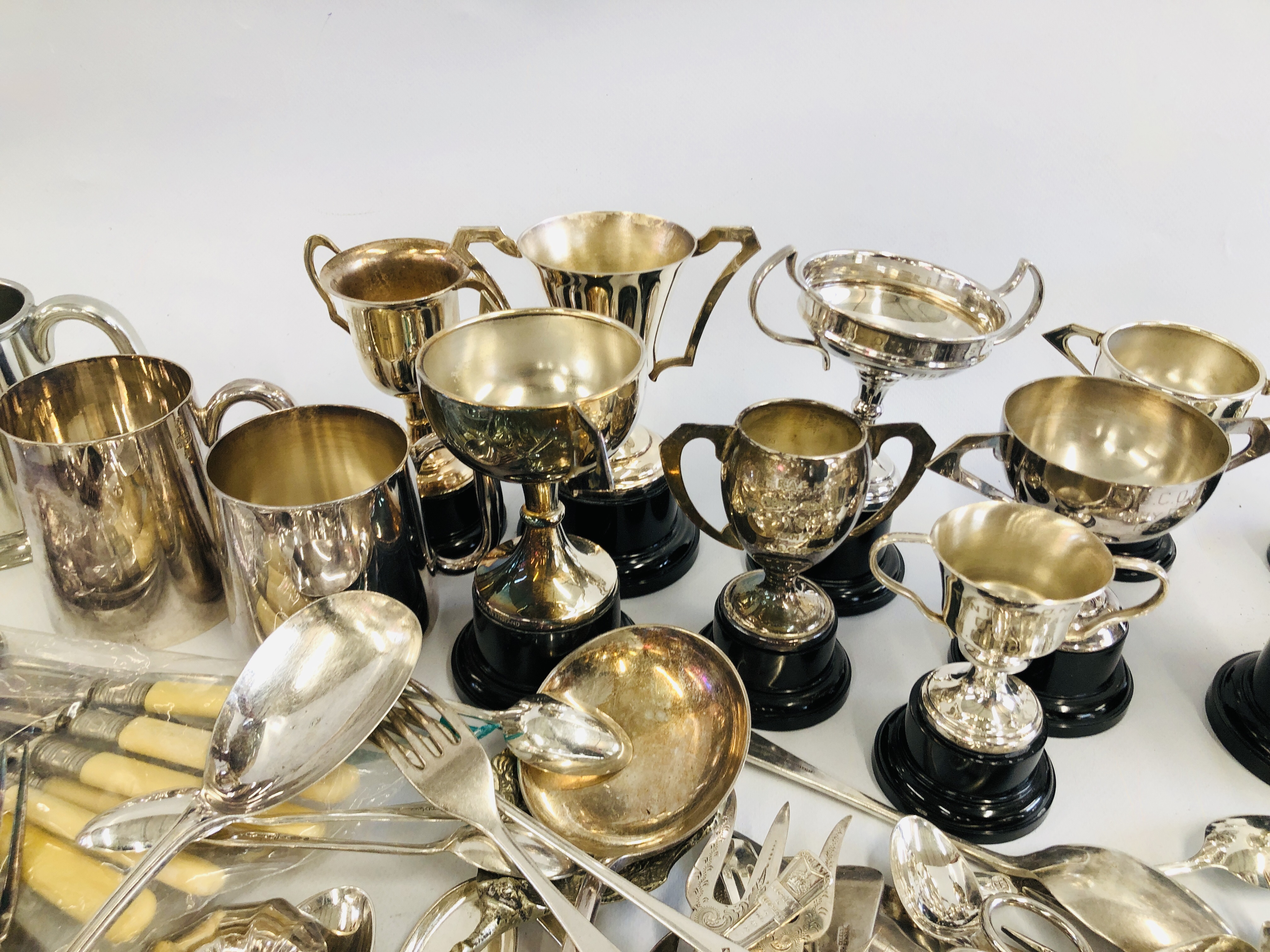 2 X BOXES OF ASSORTED SILVER PLATED WARE TO INCLUDE A GROUP OF TROPHY CUPS AND MUGS, - Image 3 of 8