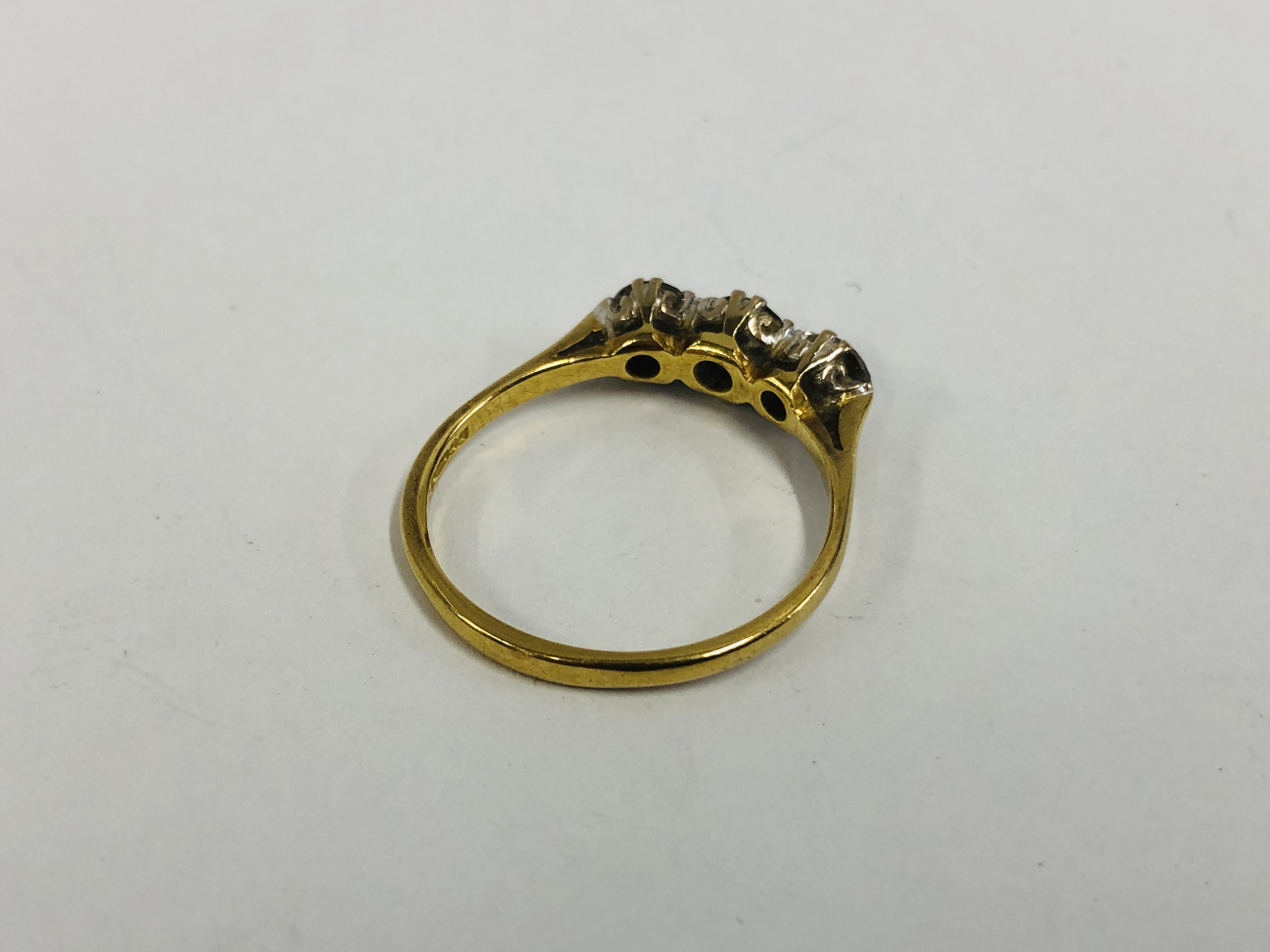 AN 18CT YELLOW GOLD DIAMOND TRILOGY RING, THE SPREAD OF EACH BRILLIANT CUT STONE MEASURING APPROX. - Image 5 of 7