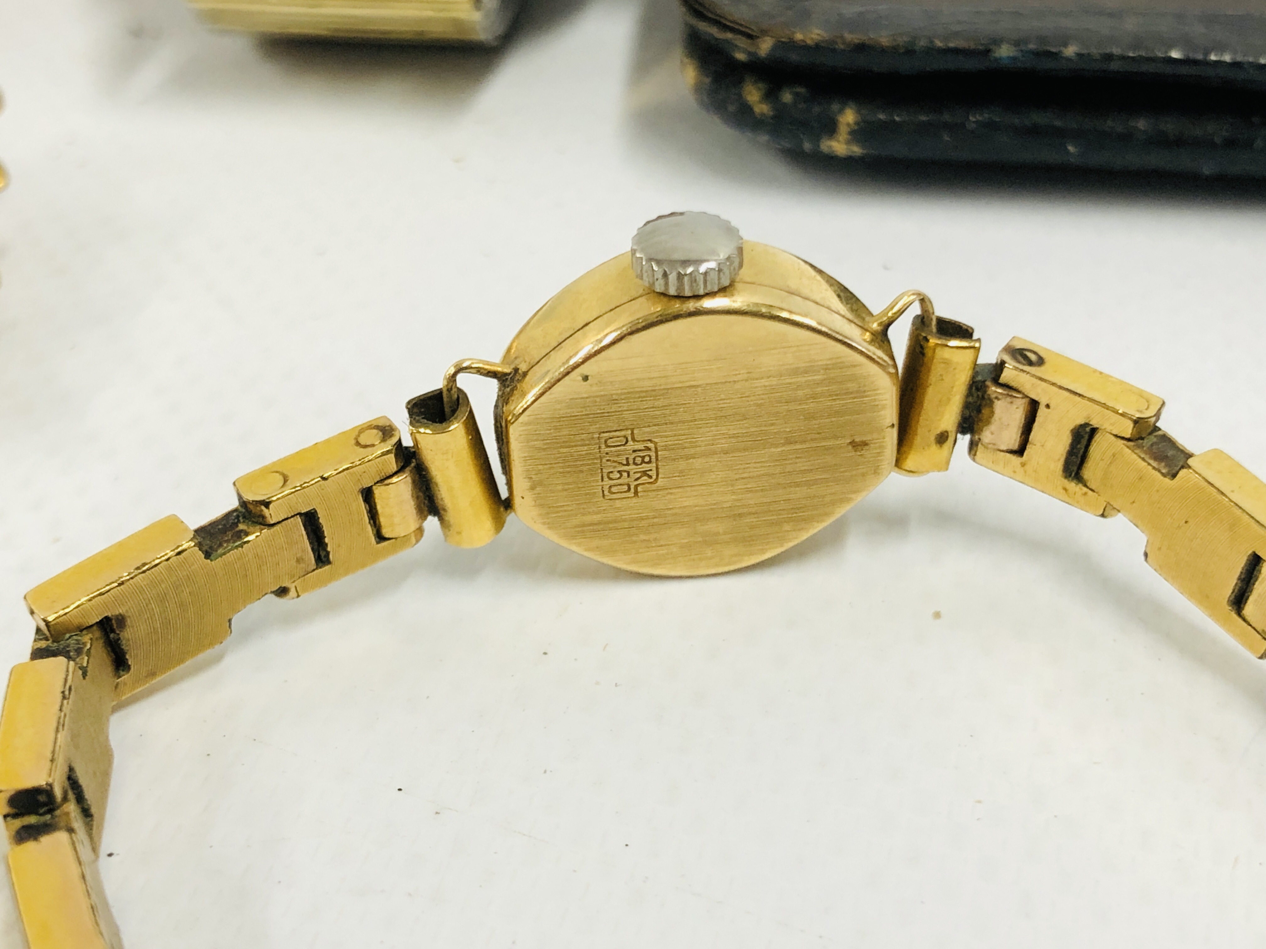 A LADY'S HULCOM 18CT GOLD CASED WATCH ON GOLD PLATED BRACELET, - Image 4 of 14