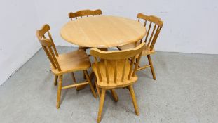 A MODERN SINGLE PEDESTAL BEECHWOOD CIRCULAR DINING TABLE AND FOUR CHAIRS DIA. 90CM.
