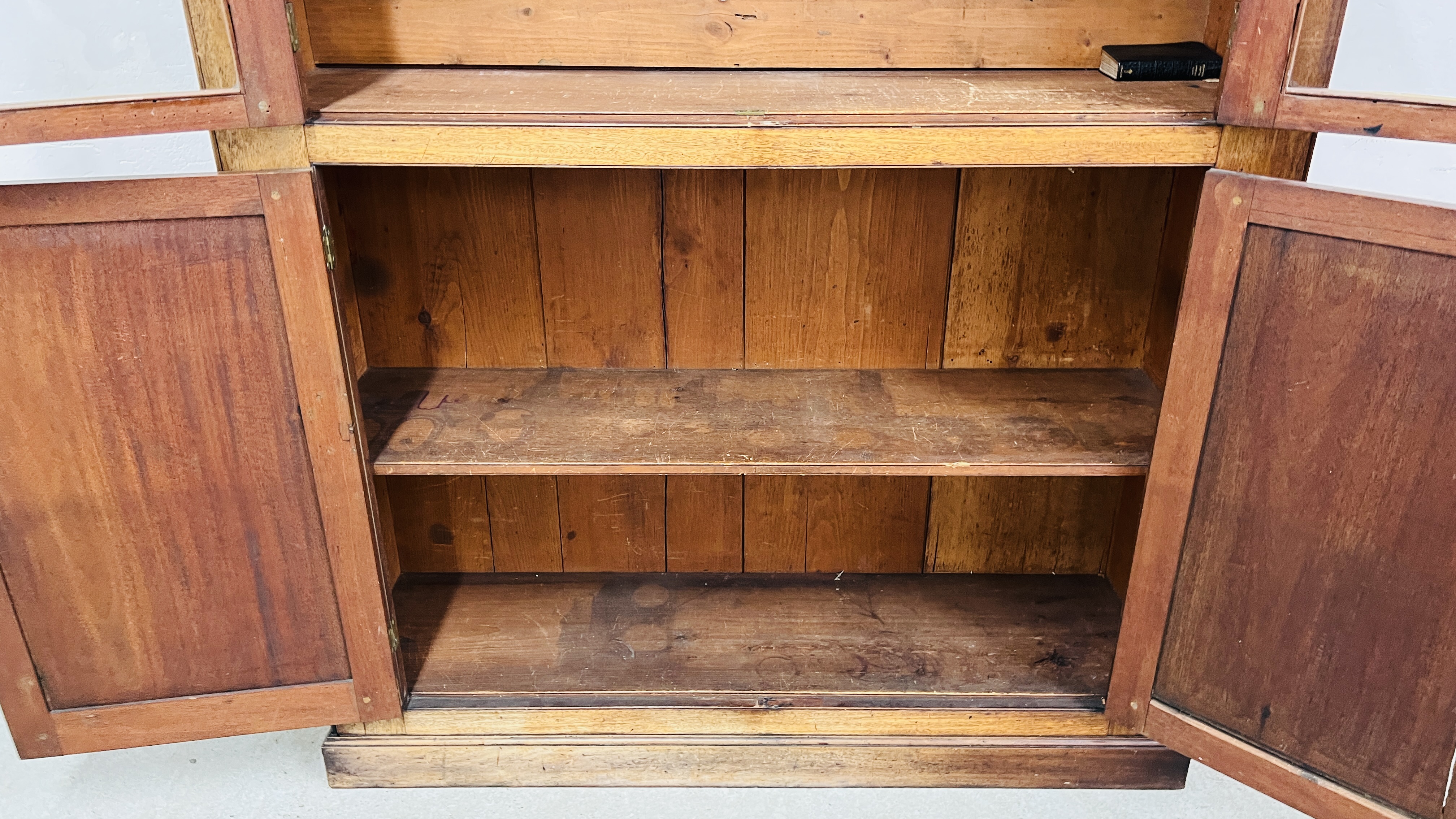 A MAHOGANY TWO DOOR CUPBOARD WITH GLAZED TWO DOOR CABINET ABOVE, W 112CM, D 33CM, H 131CM. - Image 8 of 8