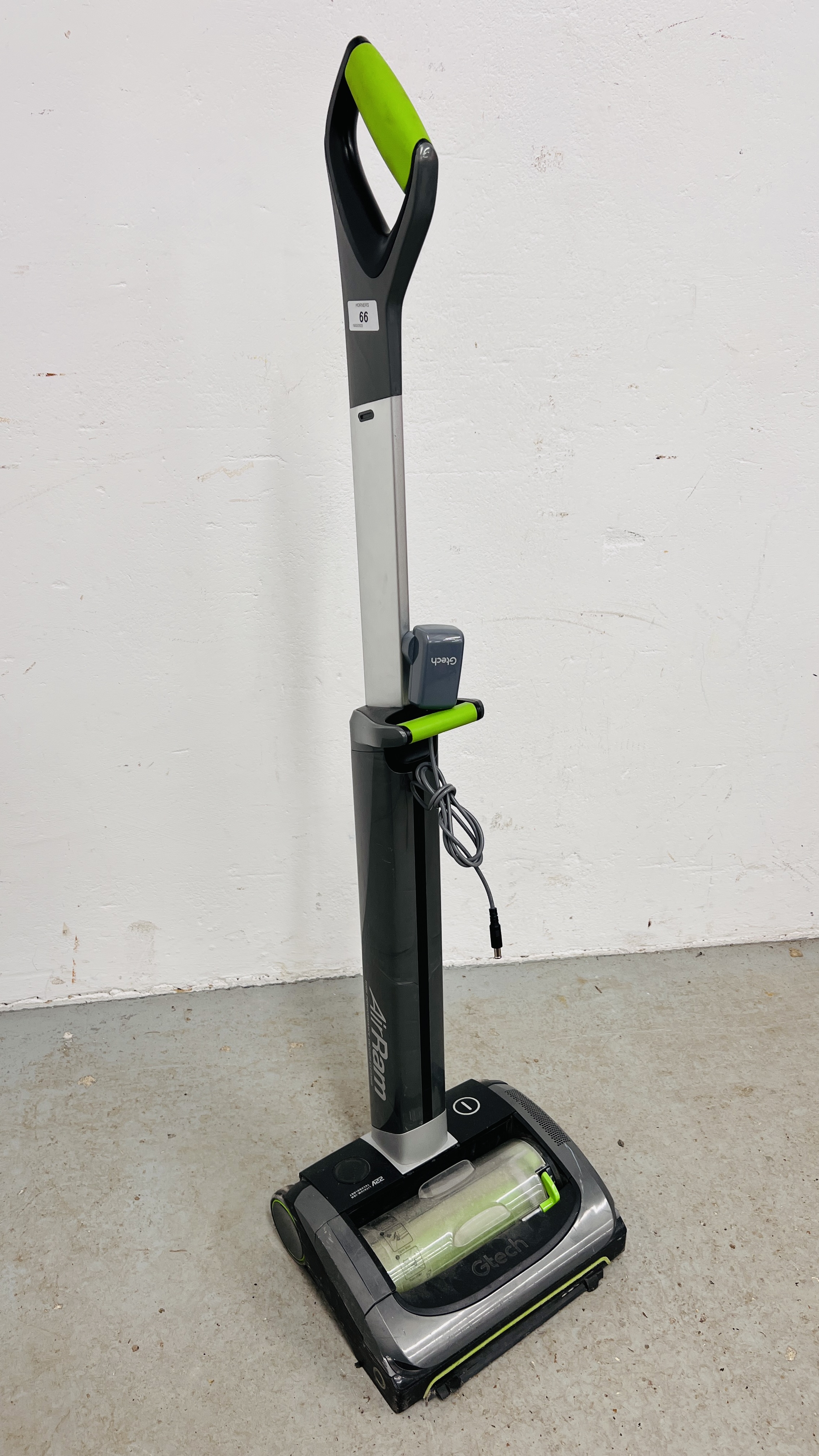 GTECH 22V AIR RAM WITH CHARGER - SOLD AS SEEN.