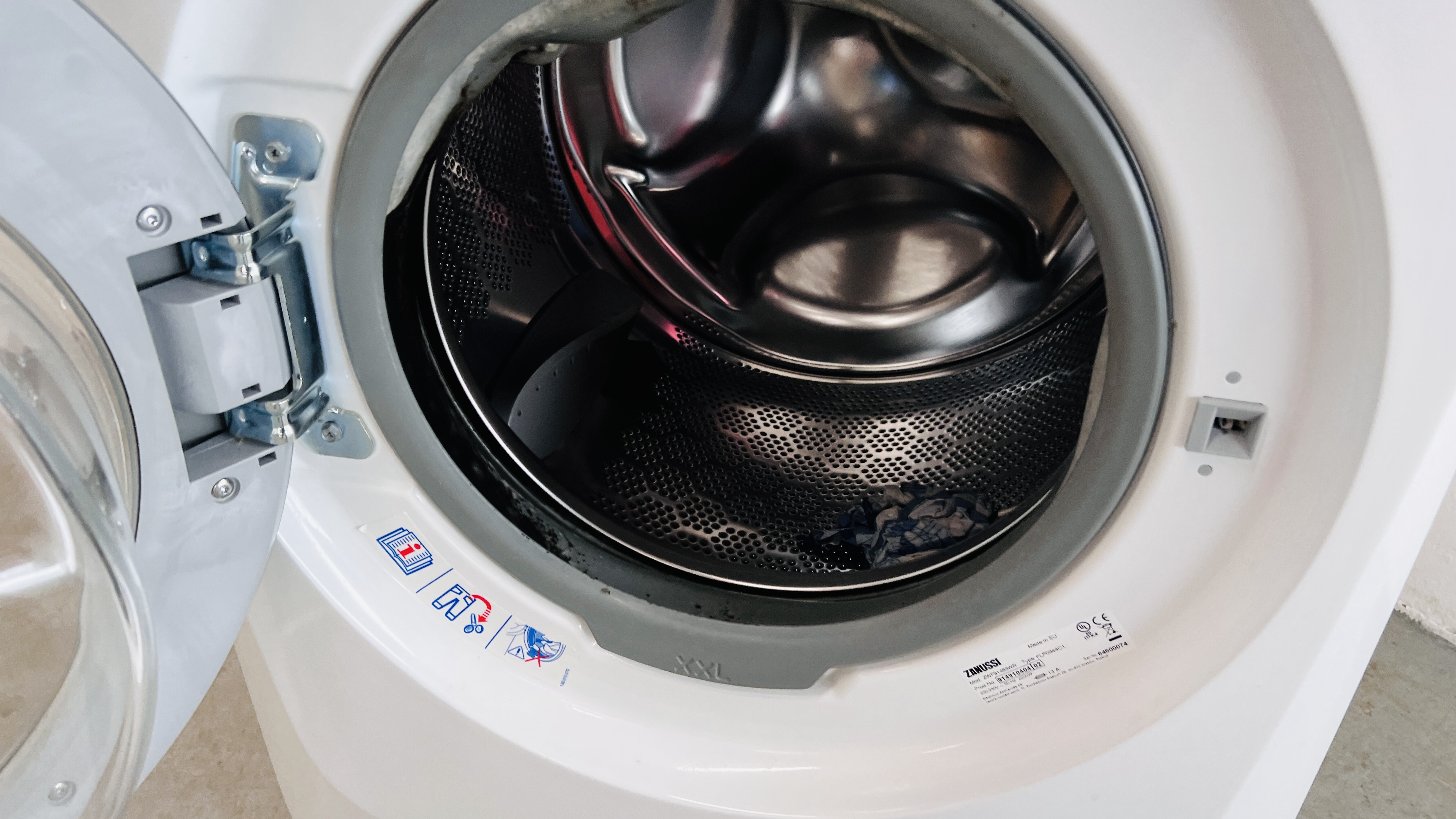 ZANUSSI 9KG XXL LINDO 300 WASHING MACHINE - SOLD AS SEEN. - Image 7 of 8