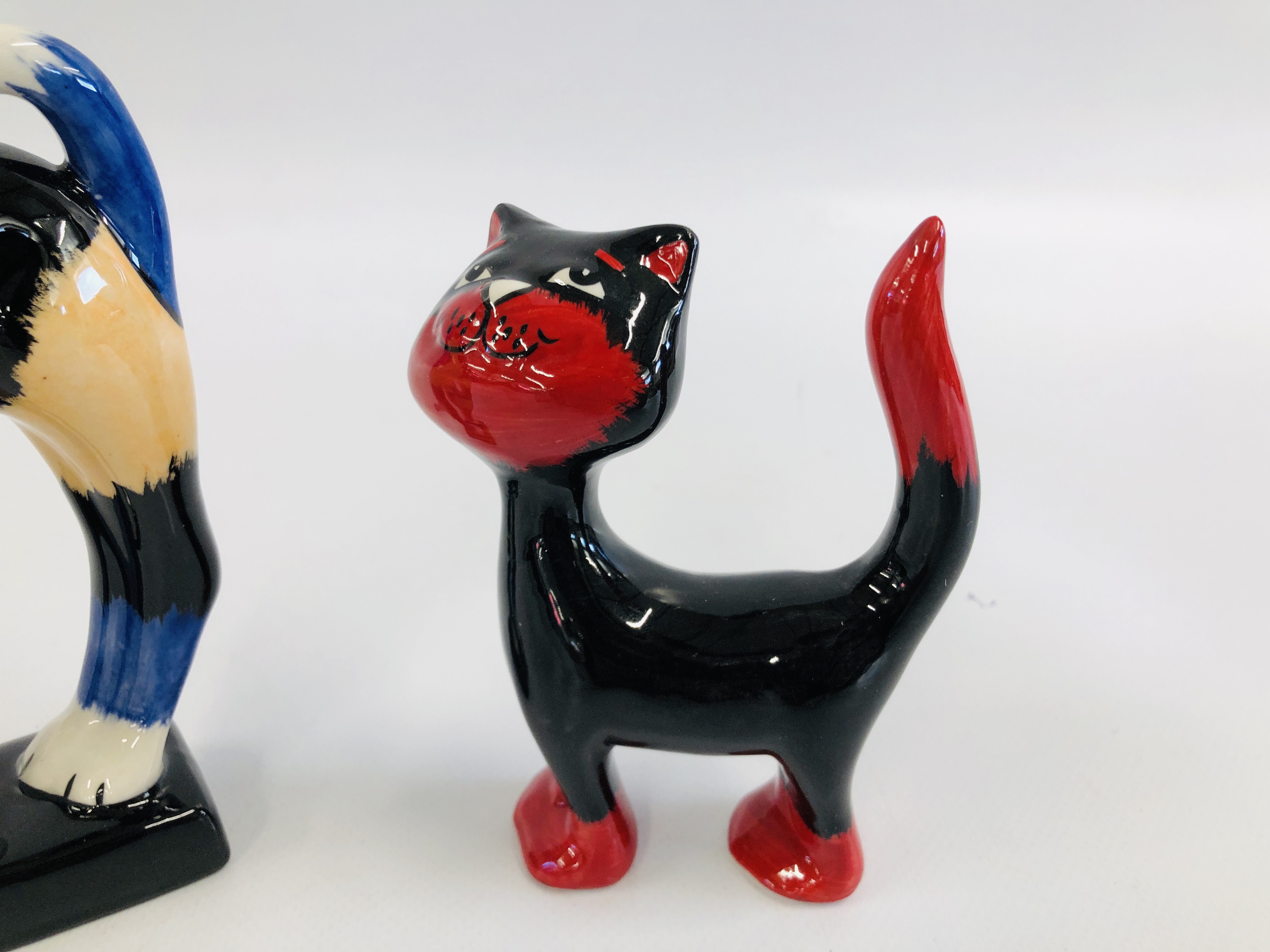 2 POTTERY CATS TO INCLUDE RAZZA AND RAFFA SIGNED LORNA BAILEY - H 14CM. - Image 2 of 6