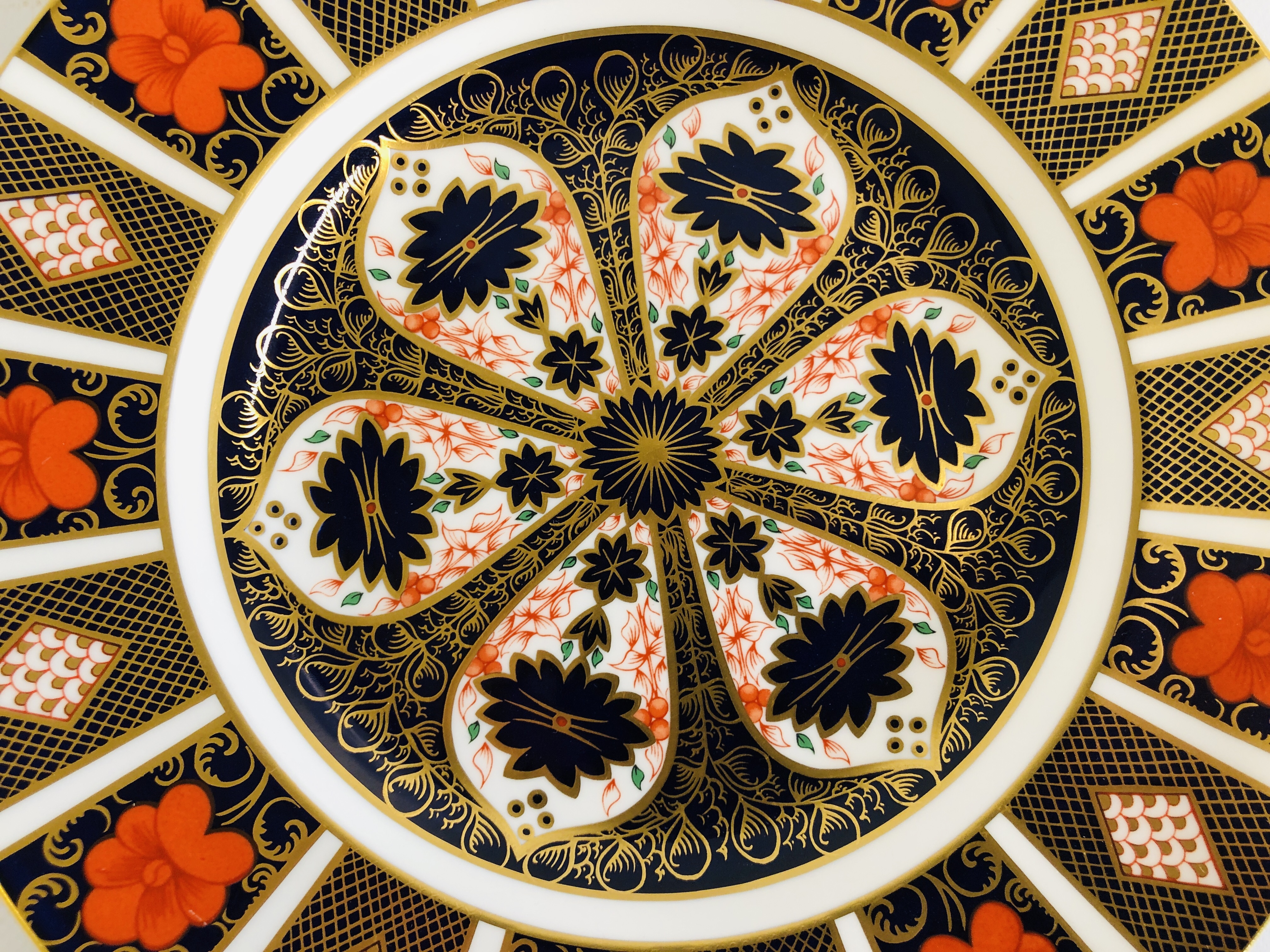 ROYAL CROWN DERBY IMARI PLATE, D 26.5CM. - Image 3 of 6