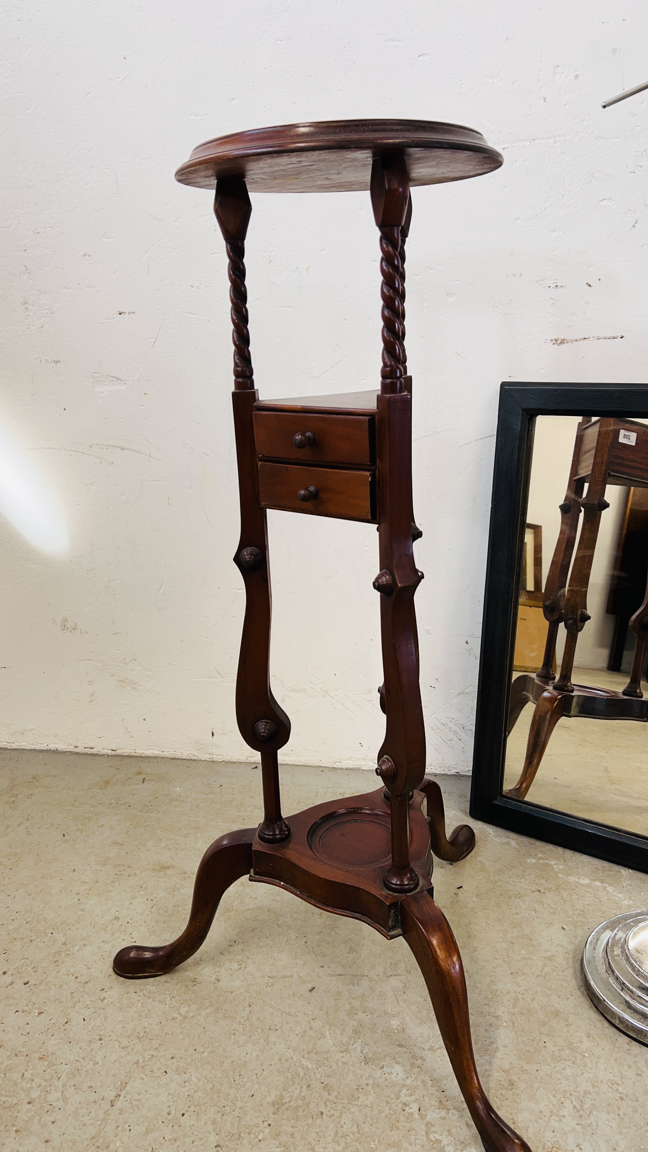 REPRODUCTION HARDWOOD HAVING STAND AND CHROME HABERDASHERY STAND AND HABERDASHERY MIRROR. - Image 2 of 9