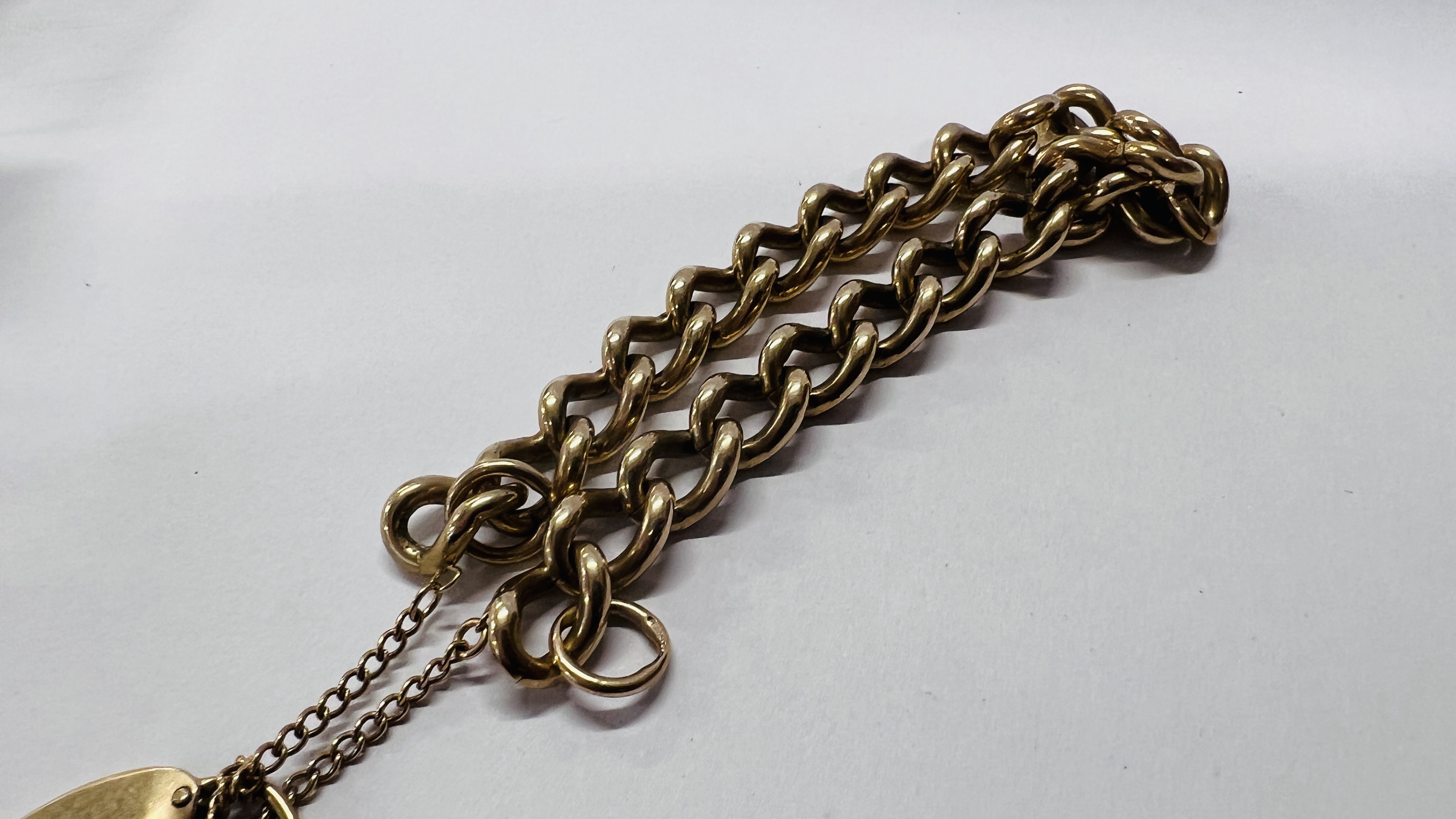 A 9CT GOLD BRACELET WITH PADLOCK CLASP. - Image 7 of 8