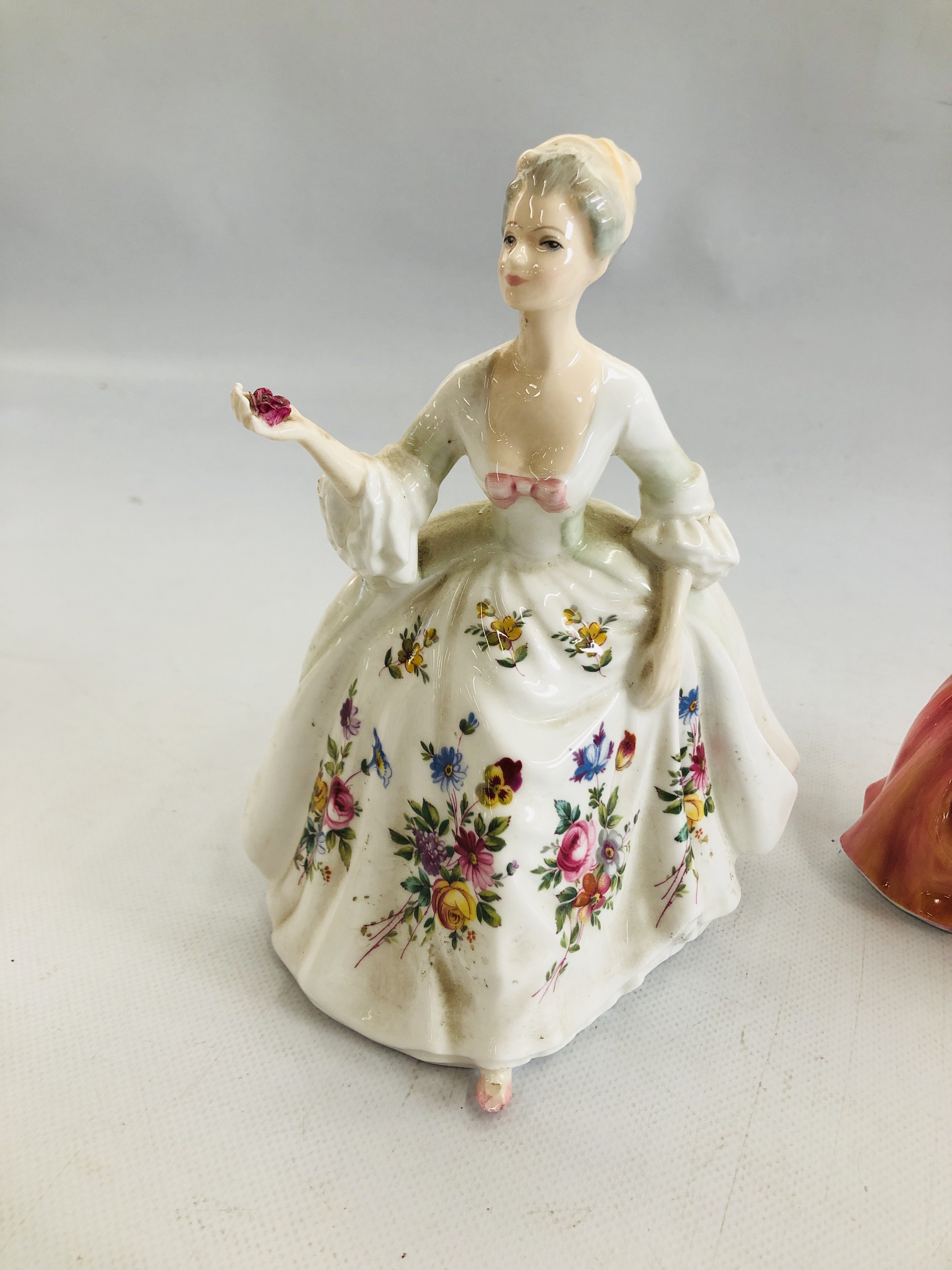 A GROUP OF THREE ROYAL DOULTON FIGURINES TO INCLUDE HEATHER HN 2956, DIANA HN 2468, - Image 5 of 11