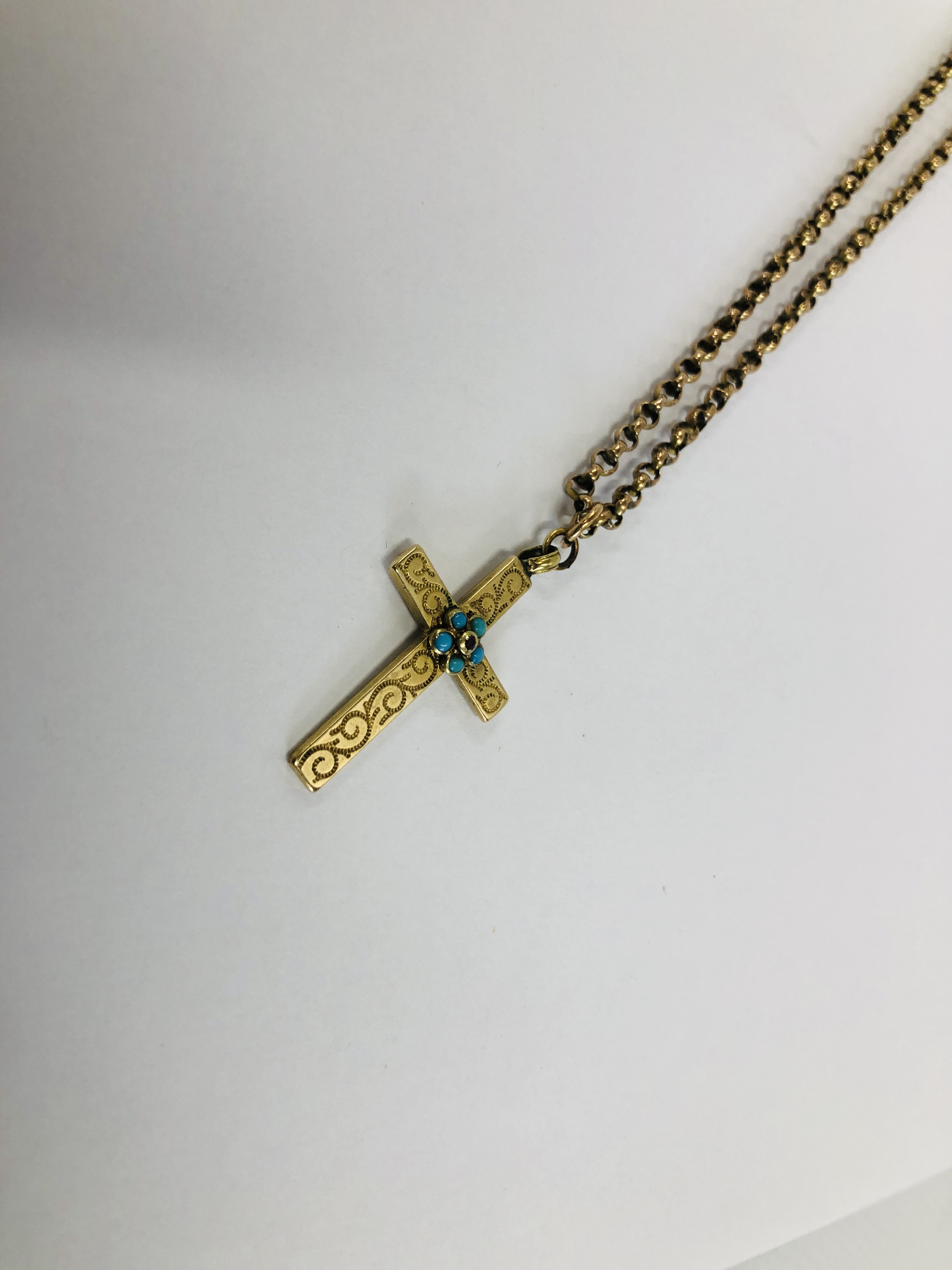A YELLOW METAL CROSS PENDANT NECKLACE SET WITH TURQUOISE (NO VISIBLE HALLMARK). - Image 2 of 10