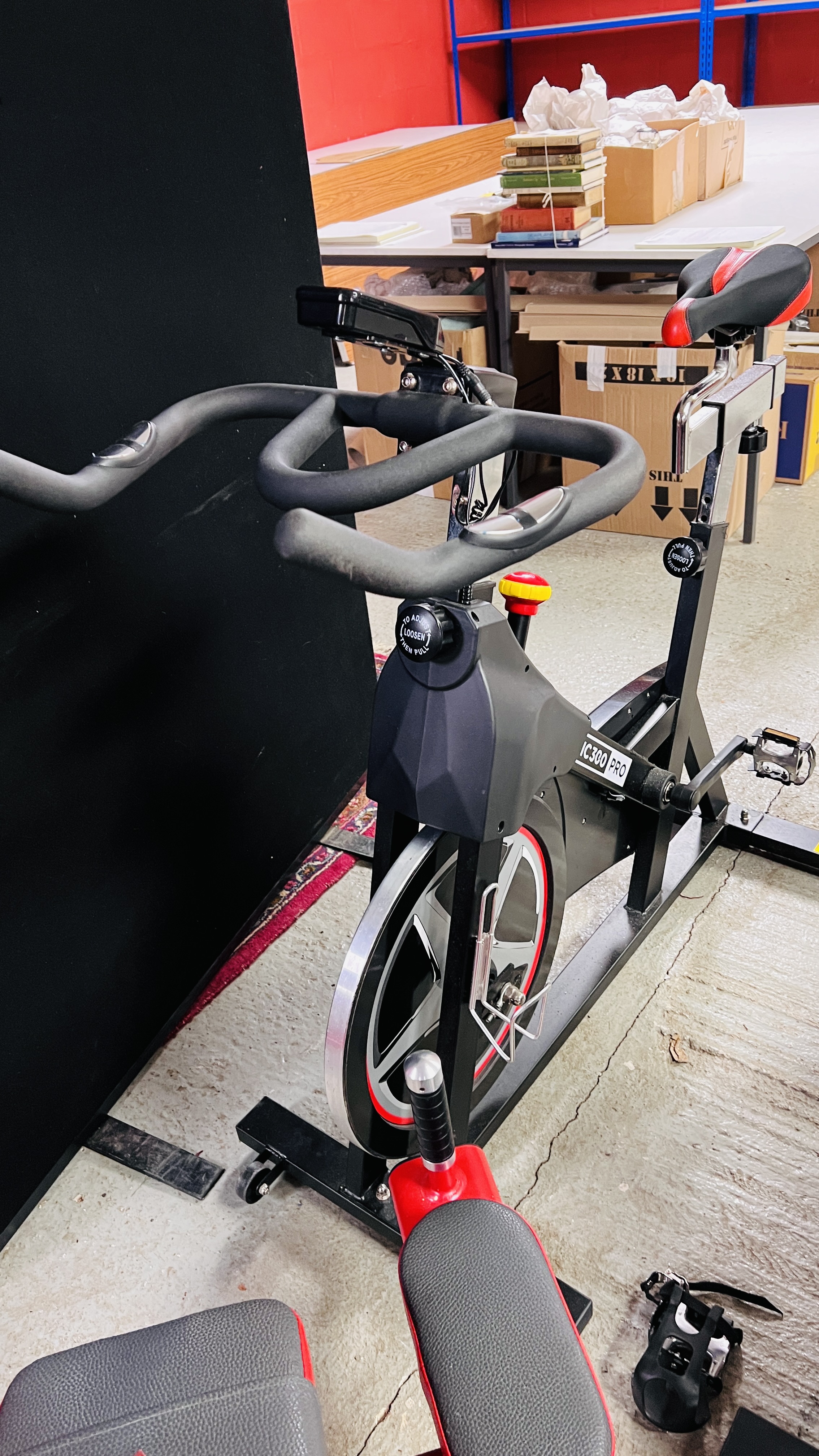 JLL PROFESSIONAL GYM IC300 PRO INDOOR CYCLING EXERCISER BIKE A/F - SOLD AS SEEN - CONDITION OF SALE