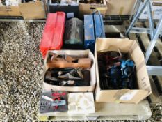 THREE STEEL TOOL BOXES CONTAINING VARIOUS TOOLS ALONG WITH A FURTHER BOX OF VINTAGE TOOLS TO
