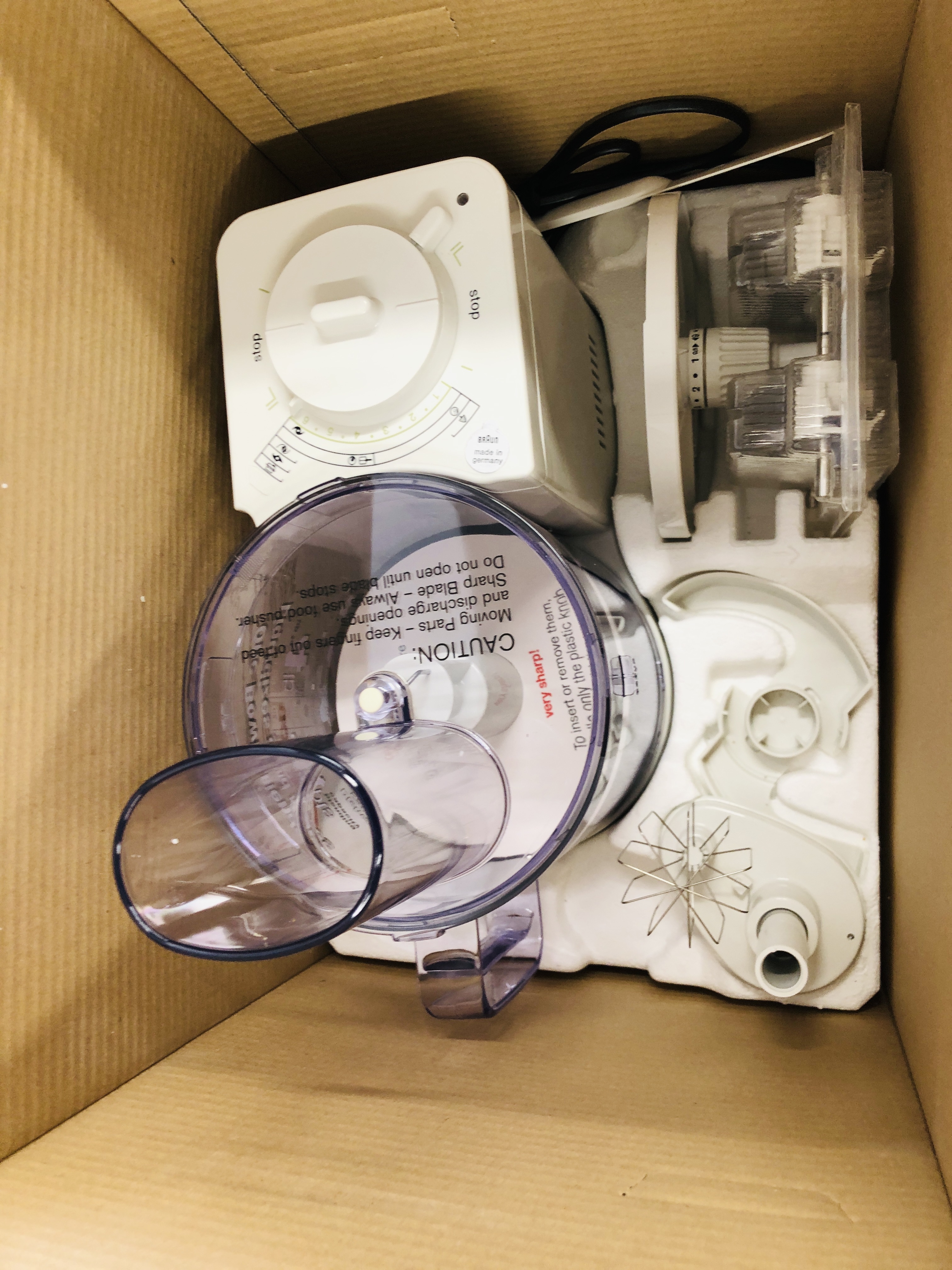 A BRAUN MULTIPRACTIC FOOD PROCESSOR ALONG WITH COOK BOOK - SOLD AS SEEN - Image 3 of 3