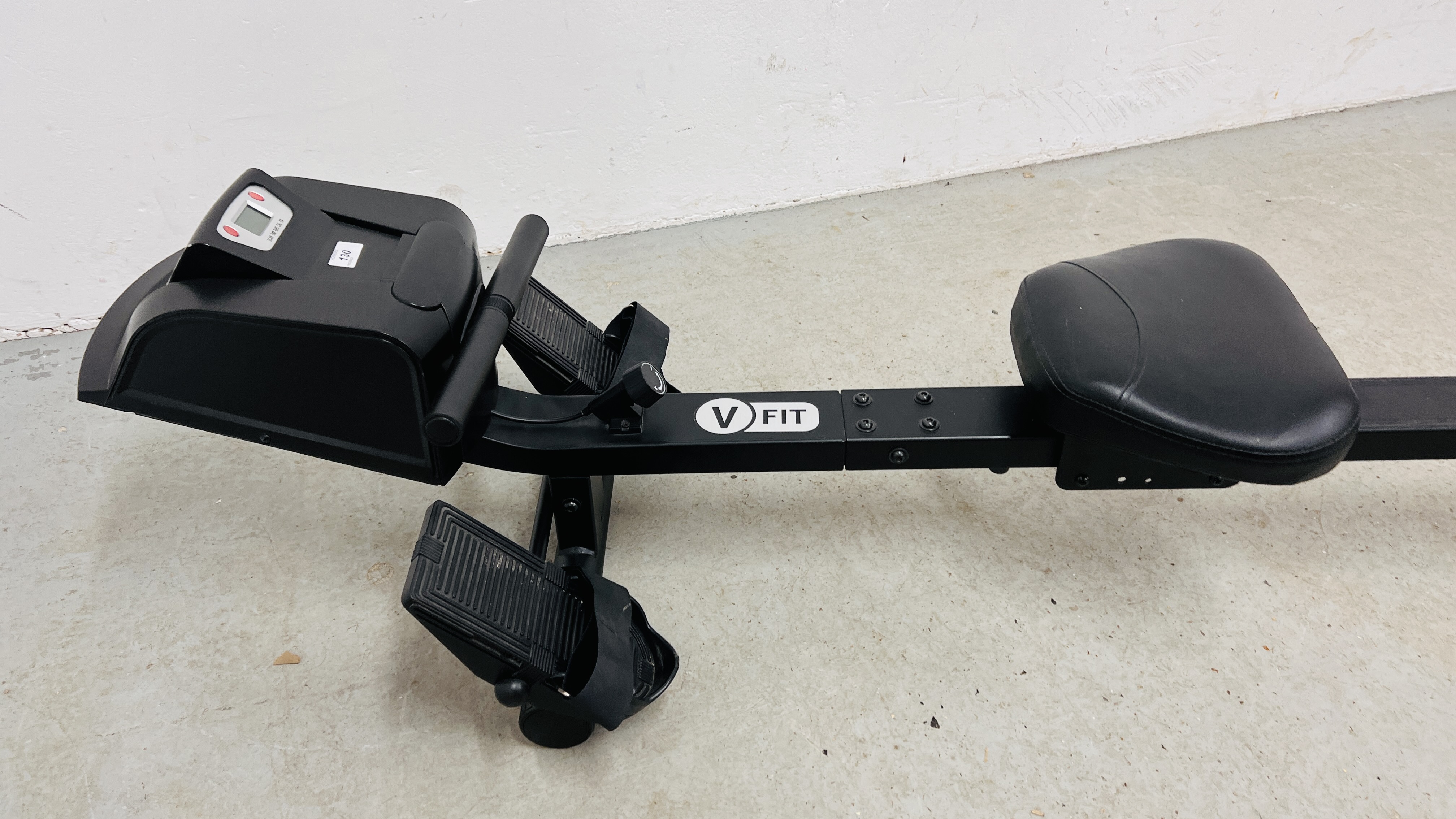 A V FIT ROWING MACHINE - SOLD AS SEEN. - Image 4 of 4