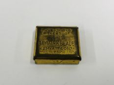 A VINTAGE MINIATURE MYATT RAZOR "THE DAYMARK BLADE" 2.5CM X 2.3CM.