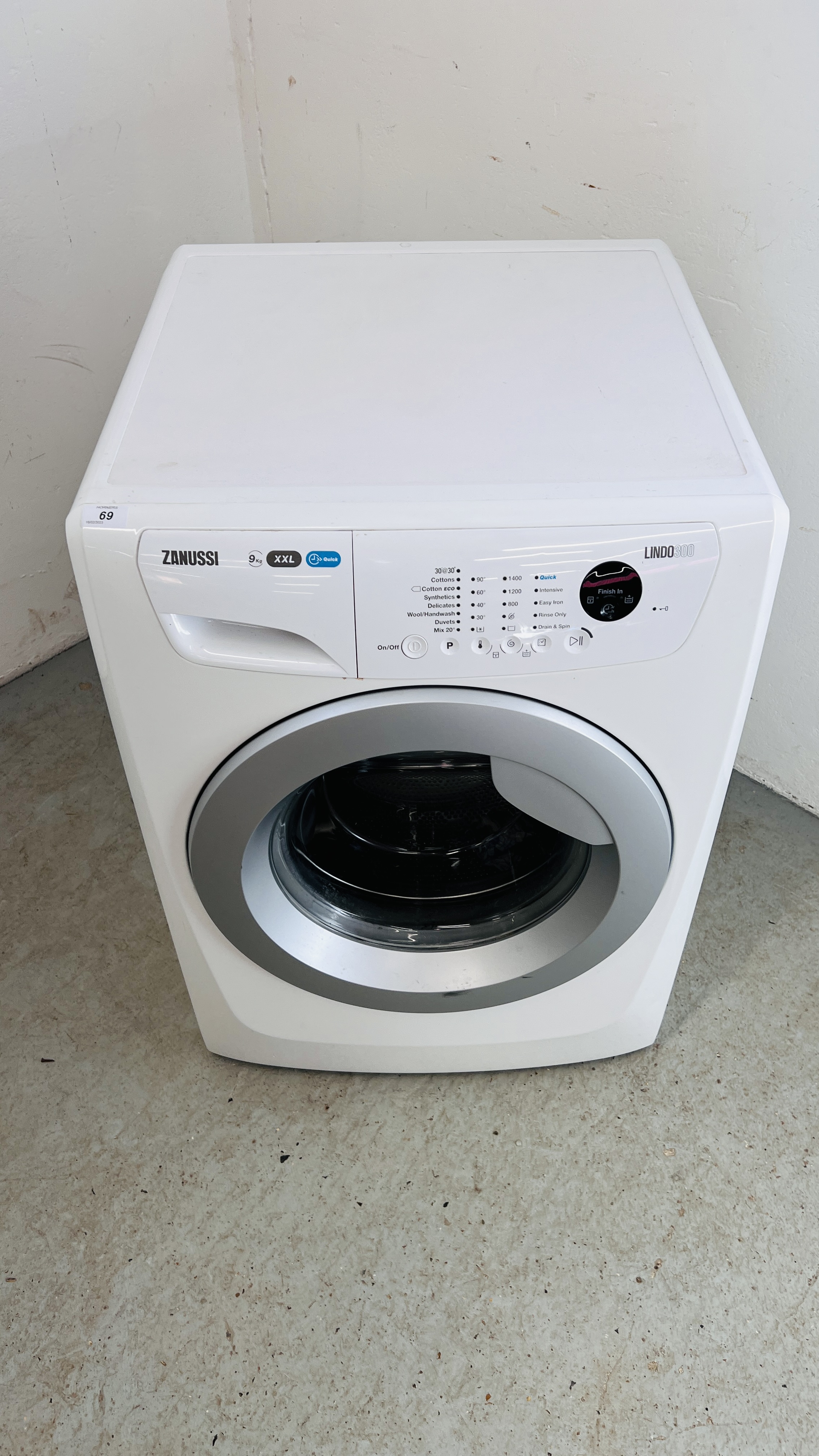 ZANUSSI 9KG XXL LINDO 300 WASHING MACHINE - SOLD AS SEEN. - Image 2 of 8