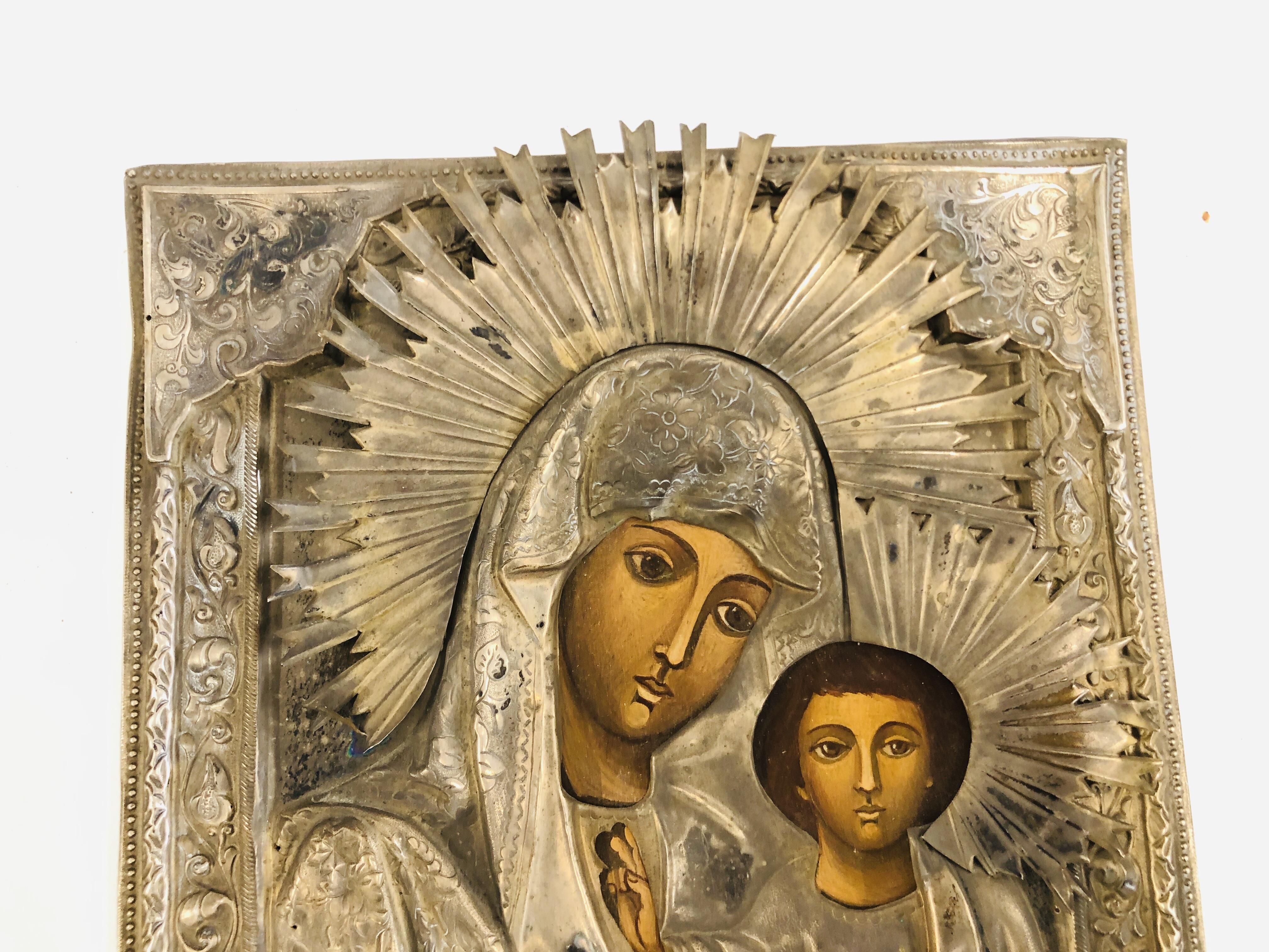 A RUSSIAN WHITE METAL ICON OF THE VIRGIN KAZAN. - Image 2 of 6