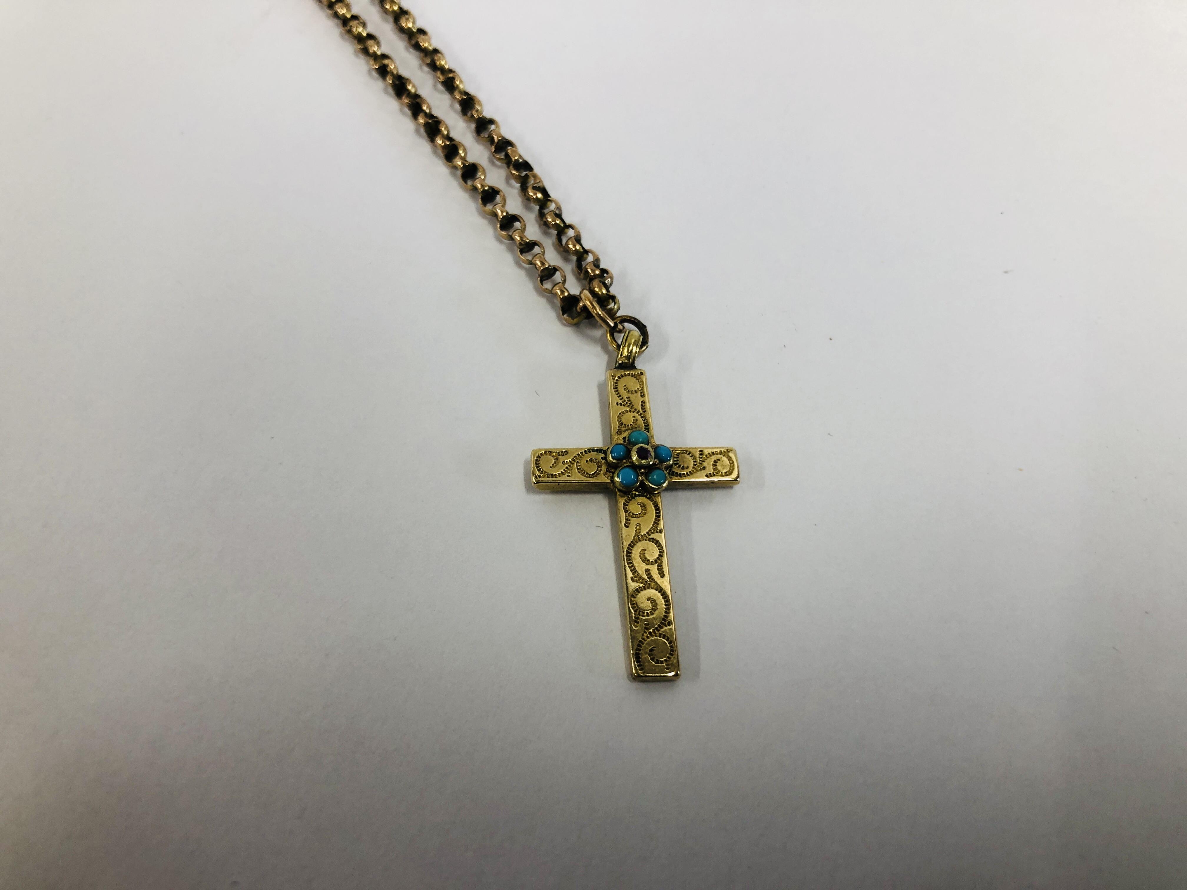 A YELLOW METAL CROSS PENDANT NECKLACE SET WITH TURQUOISE (NO VISIBLE HALLMARK). - Image 3 of 10