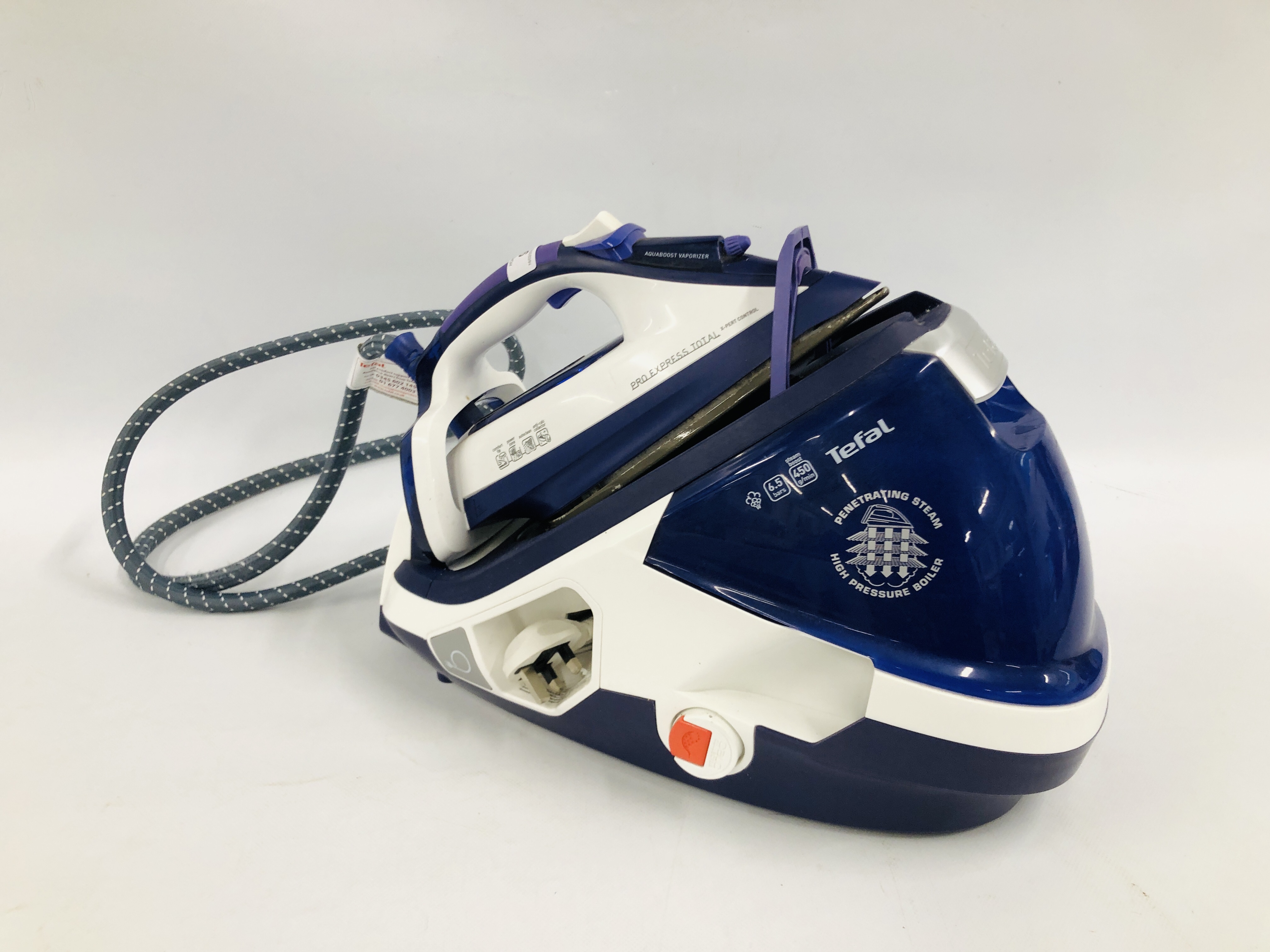 TEFAL PRO EXPRESS TOTAL X-PERT CONTROL STEAM IRON - SOLD AS SEEN.