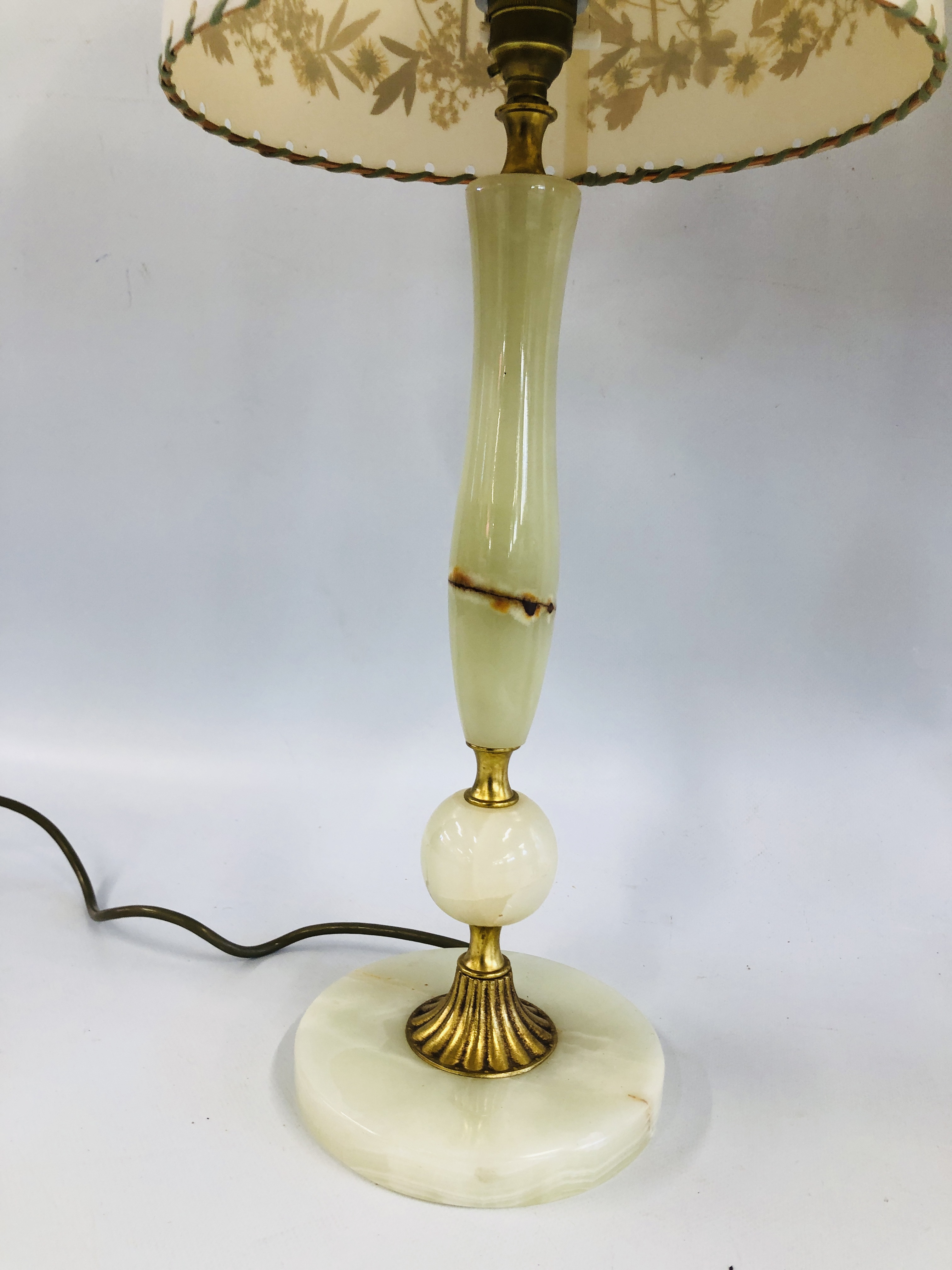 A GROUP OF THREE ONYX BASE TABLE LAMPS, - Image 3 of 6