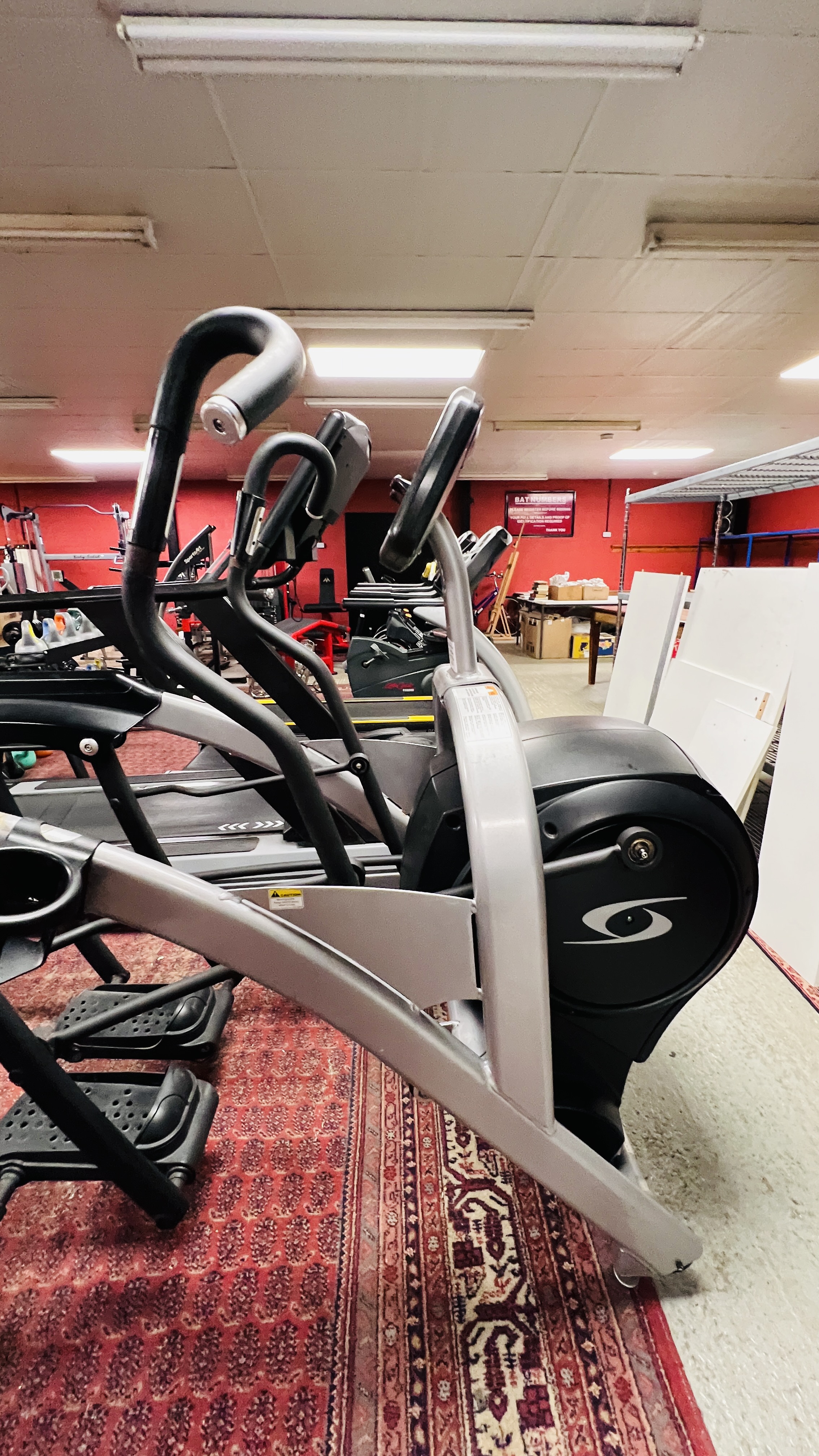 CYBEX PROFESSIONAL GYM ARC TRAINER MODEL 610 A - SOLD AS SEEN - CONDITION OF SALE - EQUIPMENT HAS - Image 5 of 6