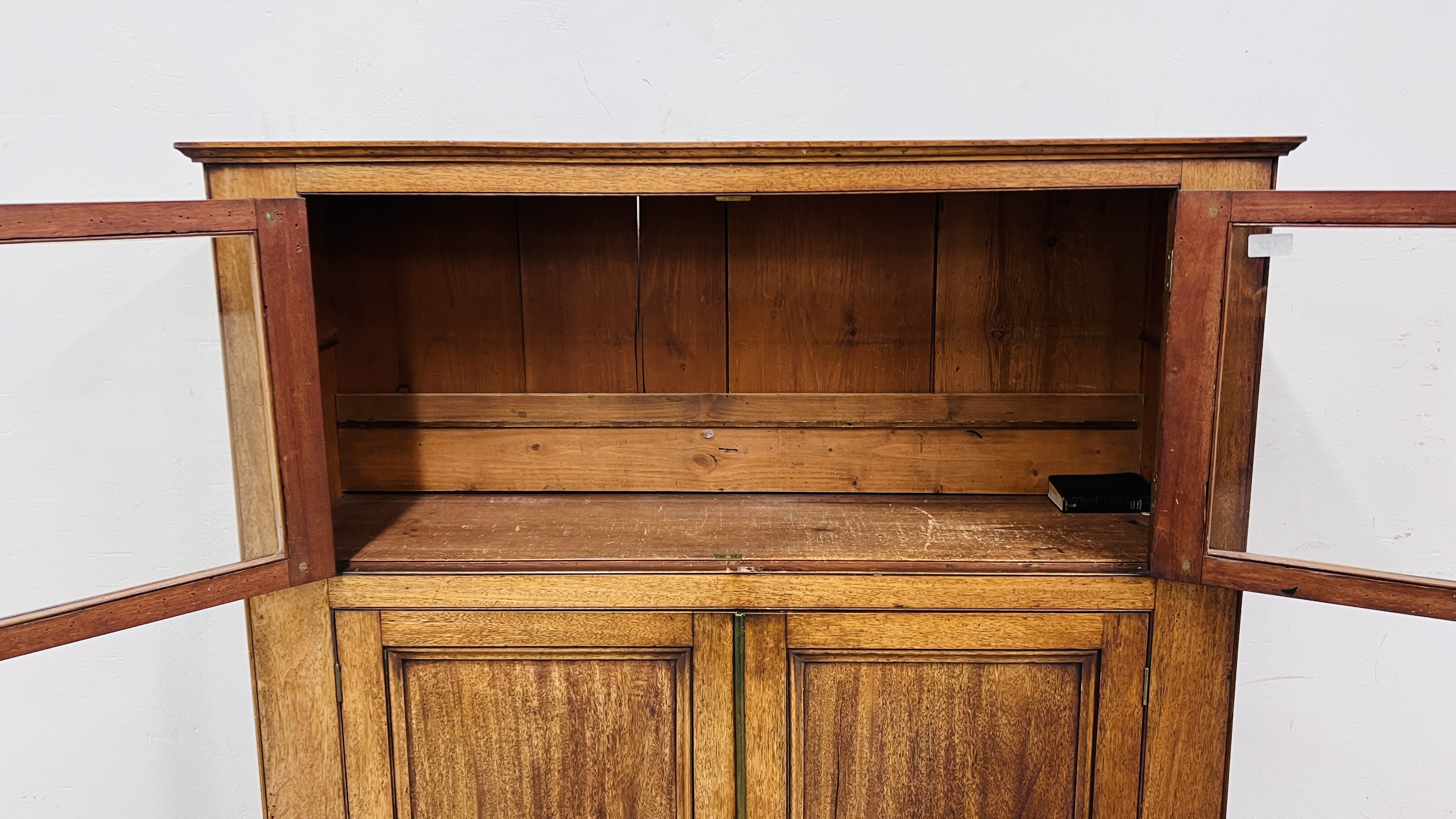 A MAHOGANY TWO DOOR CUPBOARD WITH GLAZED TWO DOOR CABINET ABOVE, W 112CM, D 33CM, H 131CM. - Image 7 of 8