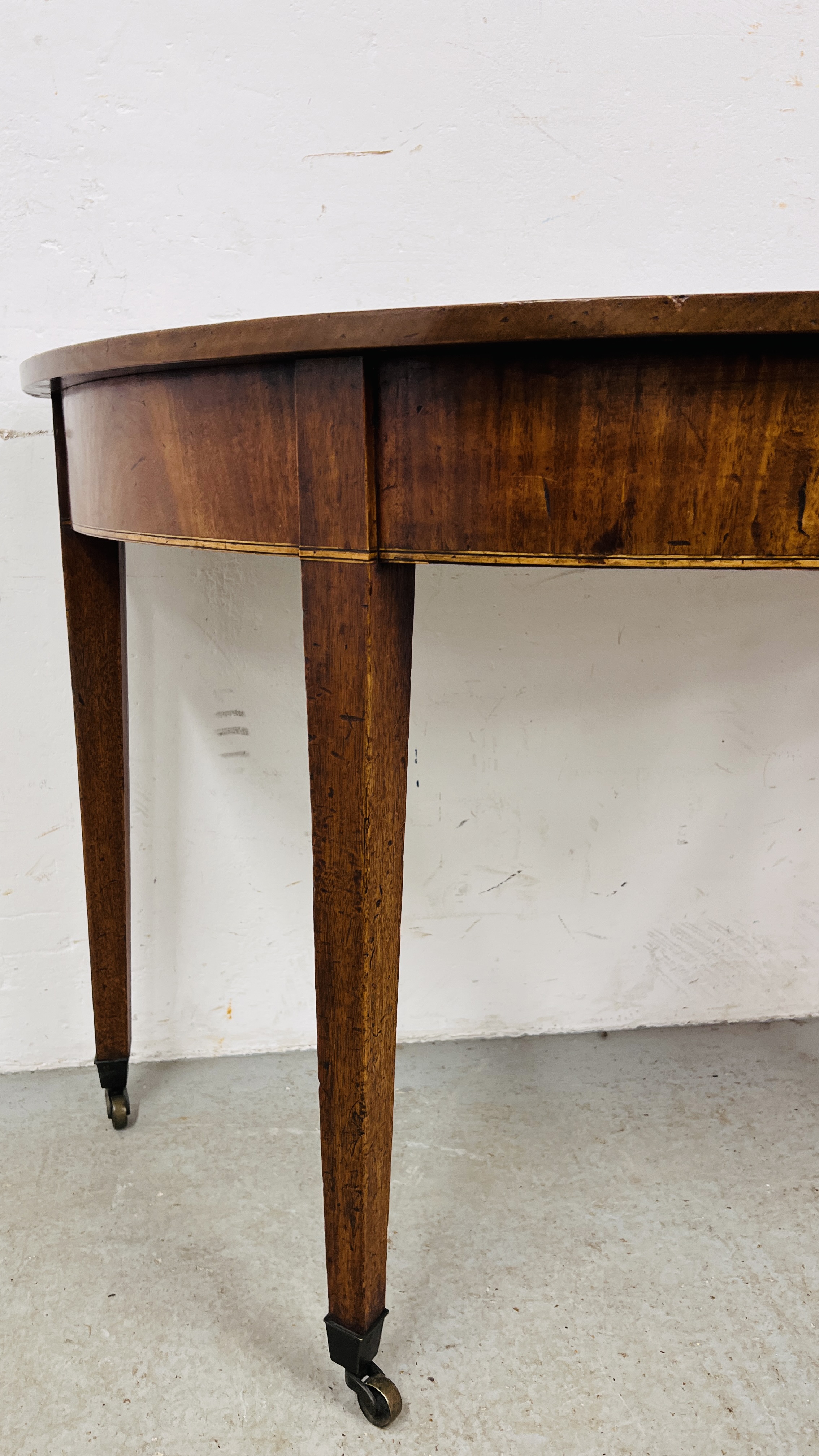 A GEORGIAN MAHOGANY "D END" TABLE, W 122CM. - Image 6 of 6