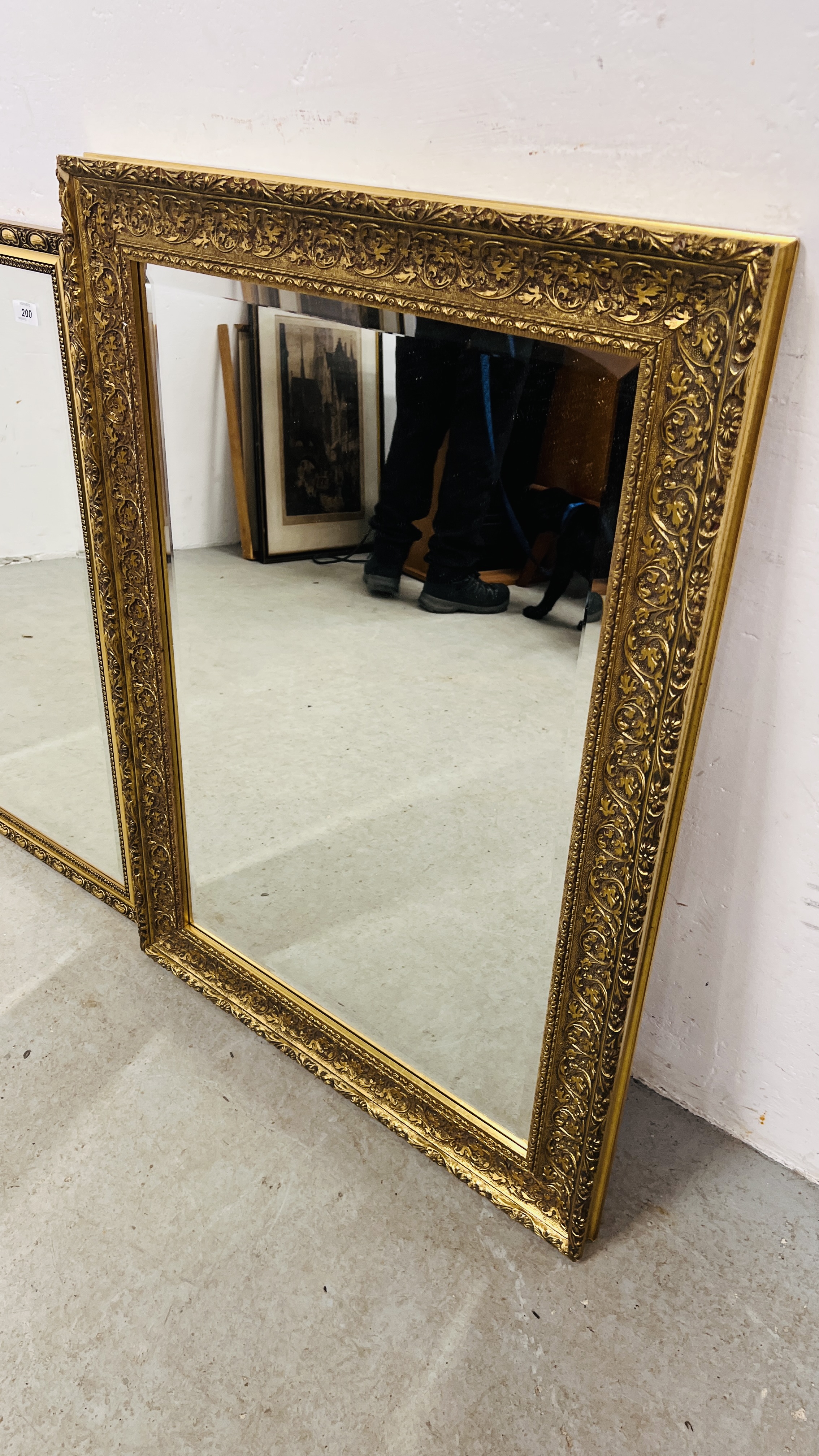 2 X GILT FRAMED WALL MIRRORS WITH BEVELLED GLASS PLATES 90 X 64CMM AND 83 X 58CM. - Image 2 of 7