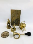 A BOX OF ASSORTED BRASSWARE TO INCLUDE ORNAMENTS, KETTLE AND STAND,